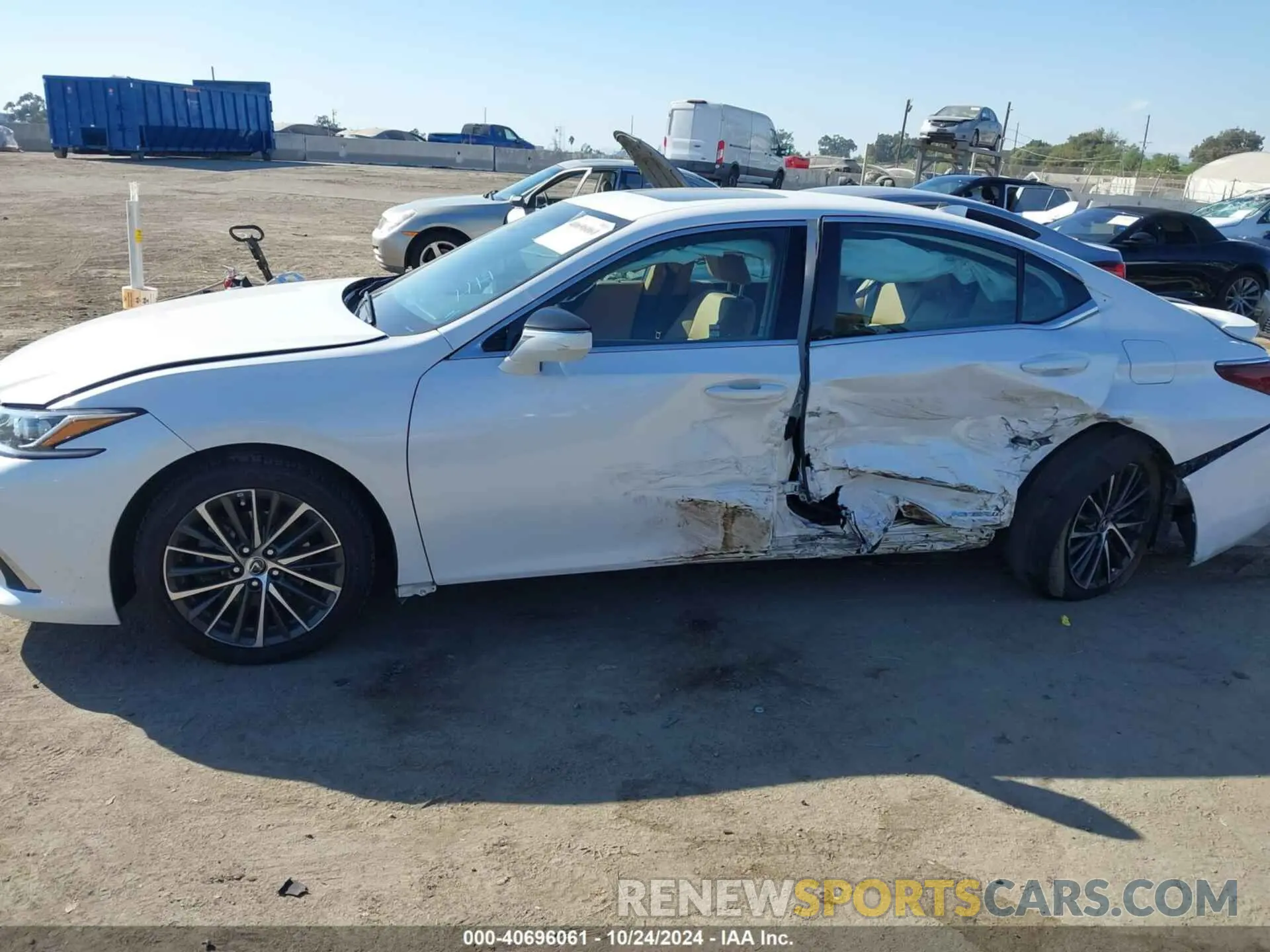 14 fotografías del automóvil dañado 58ADA1C19NU015321 LEXUS ES 300H 2022