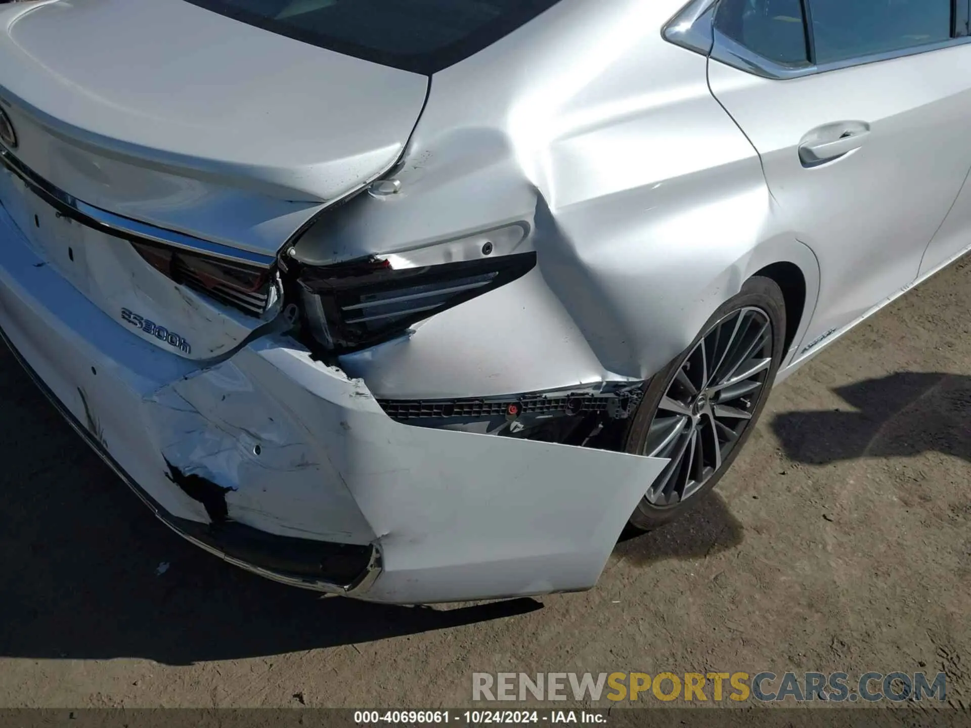 17 fotografías del automóvil dañado 58ADA1C19NU015321 LEXUS ES 300H 2022