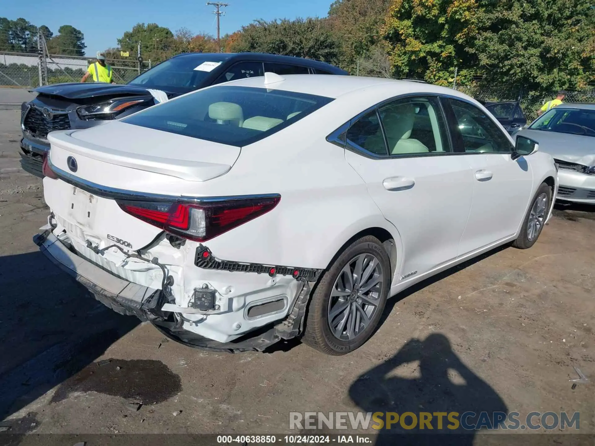 4 fotografías del automóvil dañado 58ADA1C1XNU017546 LEXUS ES 300H 2022