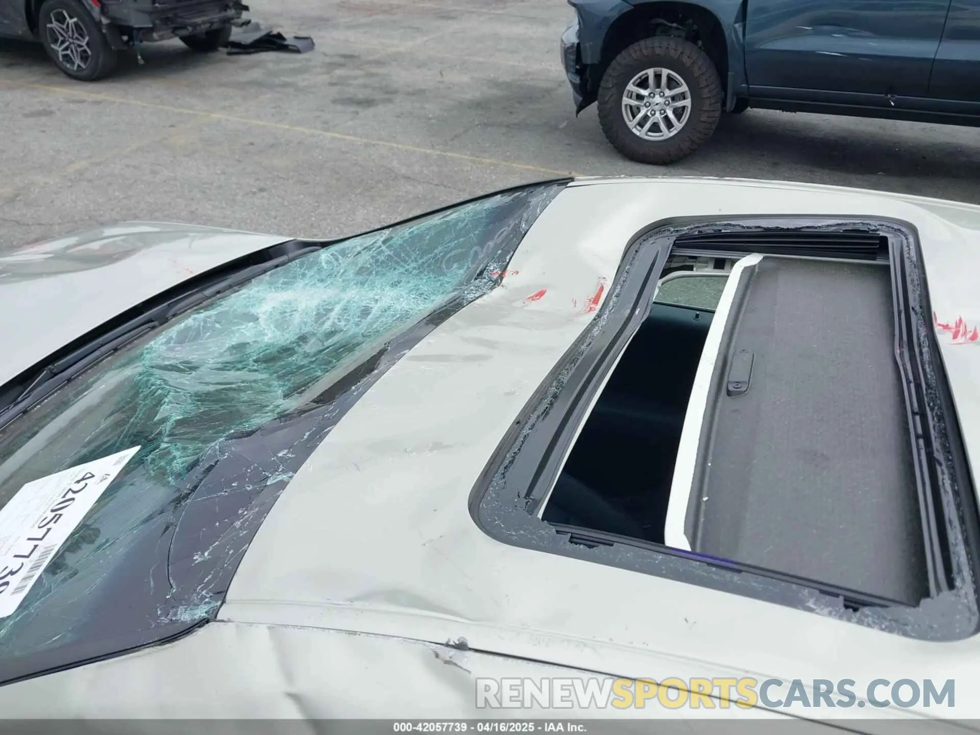 13 fotografías del automóvil dañado 58AEA1C13NU014248 LEXUS ES 300H 2022