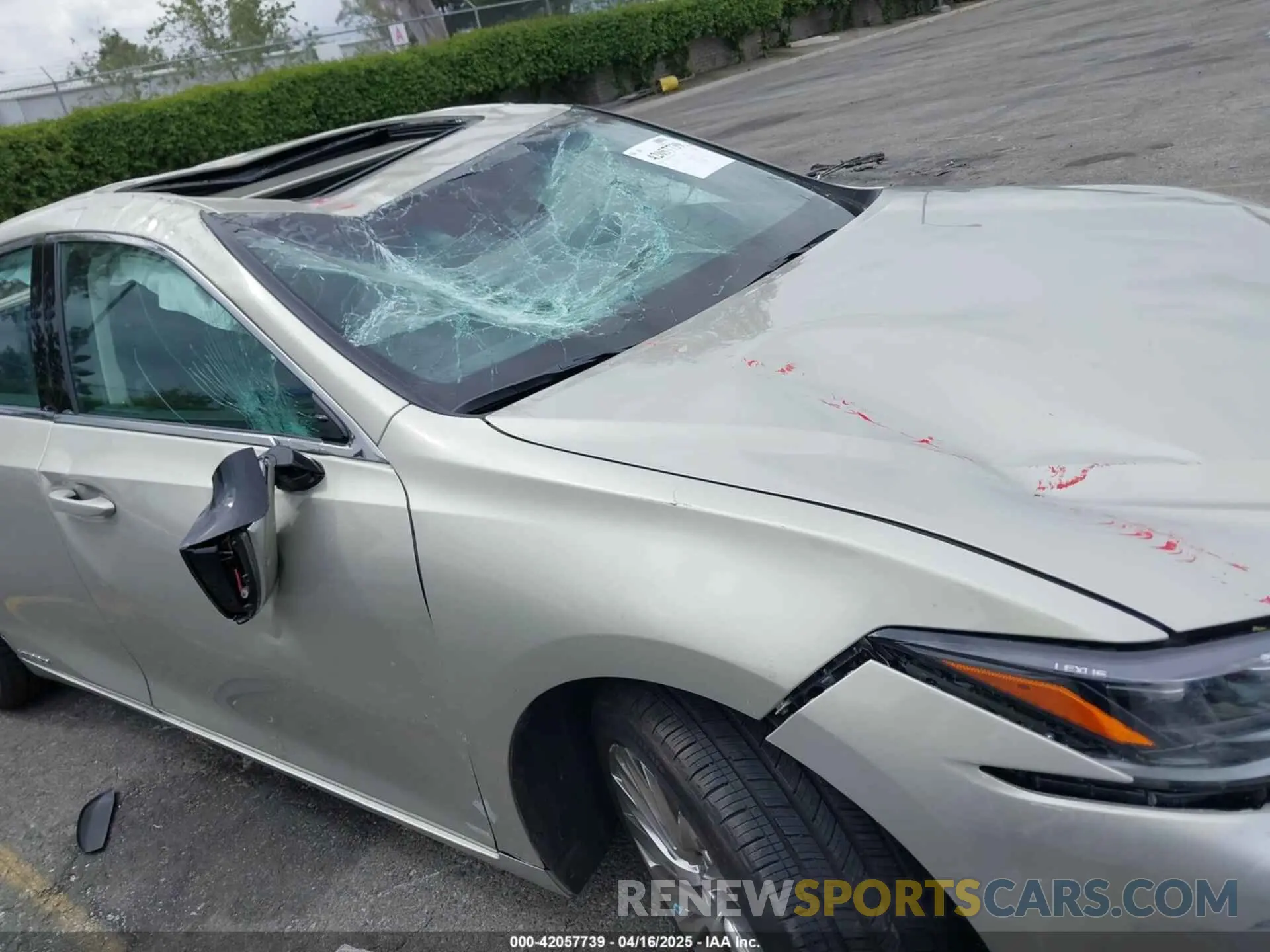14 fotografías del automóvil dañado 58AEA1C13NU014248 LEXUS ES 300H 2022