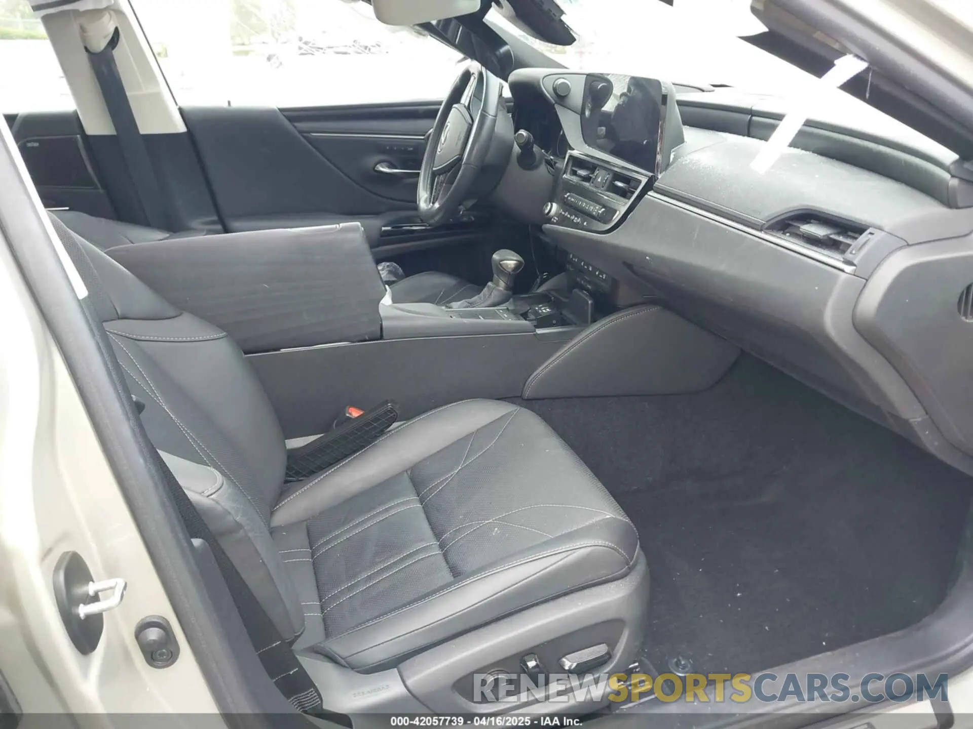 5 fotografías del automóvil dañado 58AEA1C13NU014248 LEXUS ES 300H 2022