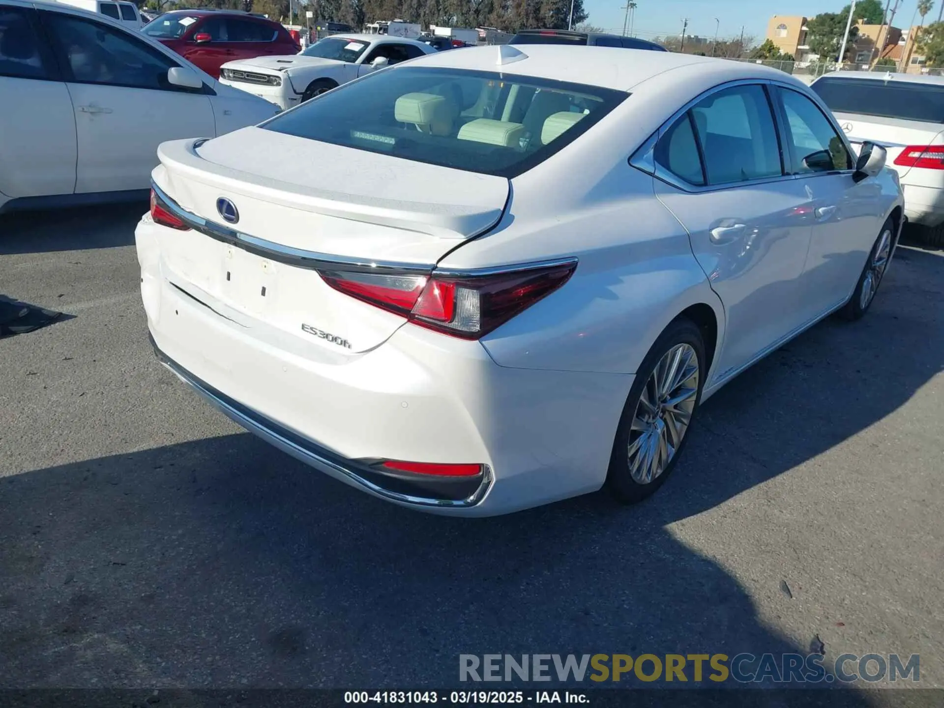4 fotografías del automóvil dañado 58AEA1C14NU021371 LEXUS ES 300H 2022