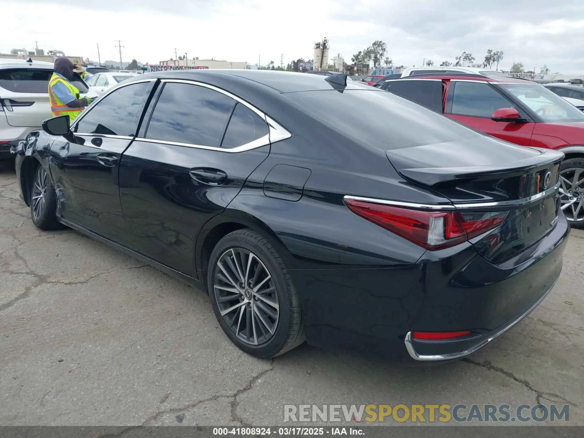 3 fotografías del automóvil dañado 58ADA1C10PU035654 LEXUS ES 300H 2023