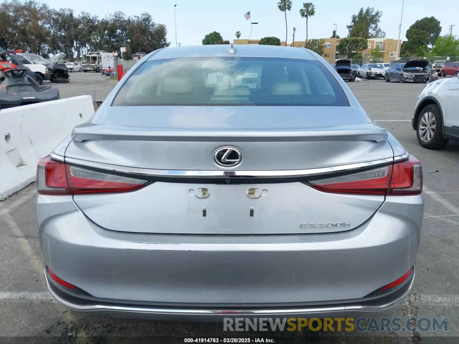 16 fotografías del automóvil dañado 58ADA1C10PU036237 LEXUS ES 300H 2023