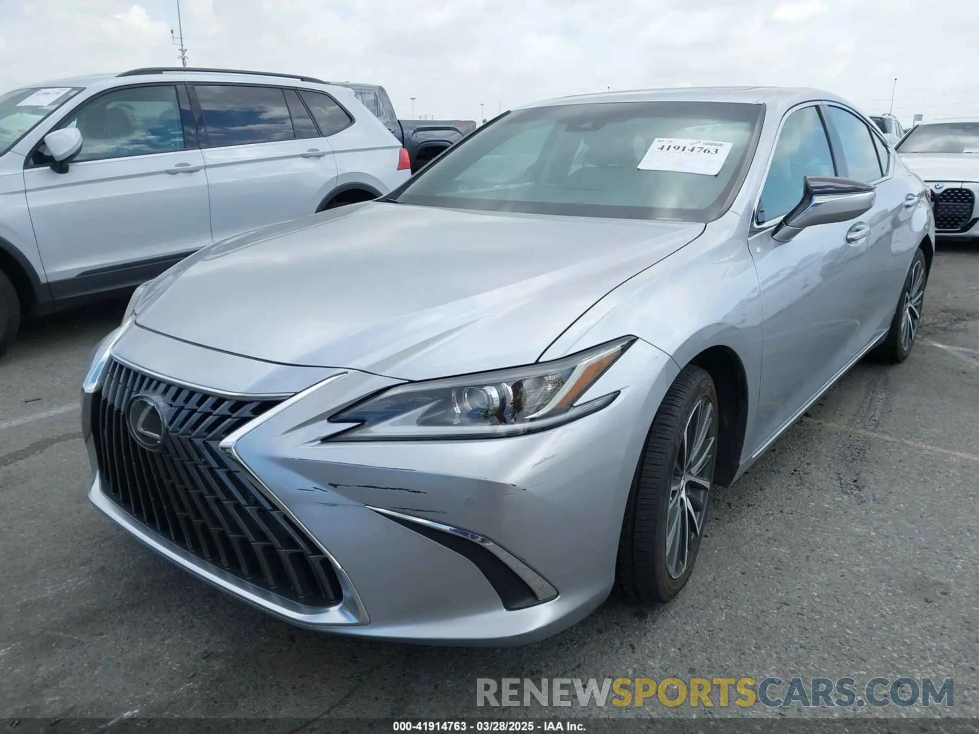 2 fotografías del automóvil dañado 58ADA1C10PU036237 LEXUS ES 300H 2023
