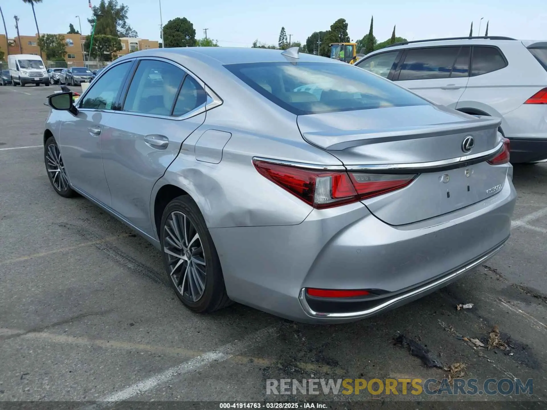 3 fotografías del automóvil dañado 58ADA1C10PU036237 LEXUS ES 300H 2023
