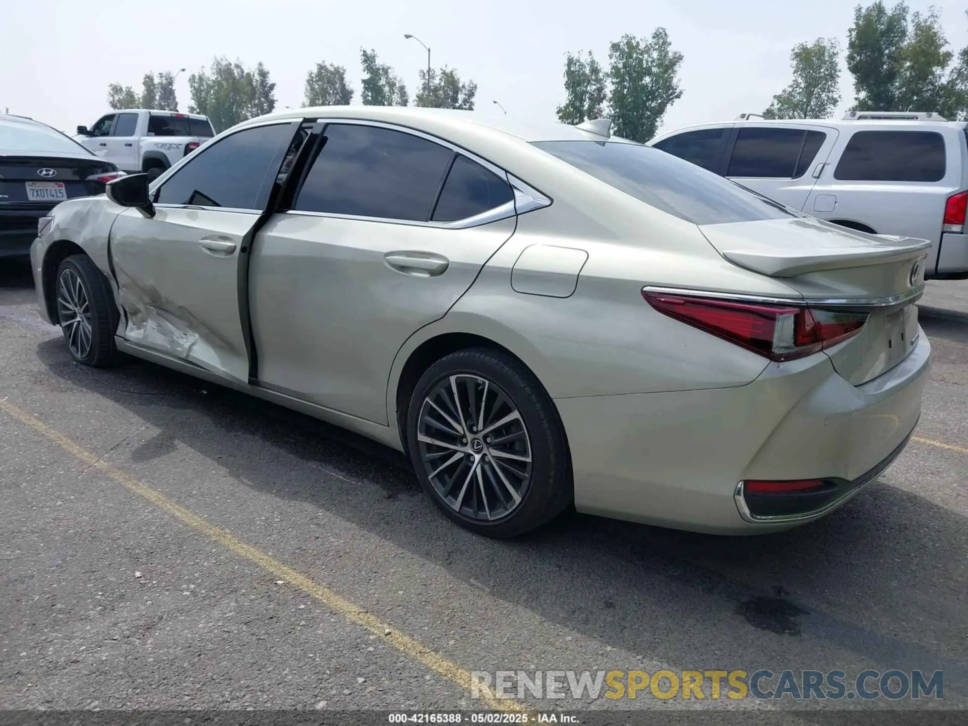 3 fotografías del automóvil dañado 58ADA1C11PU031239 LEXUS ES 300H 2023