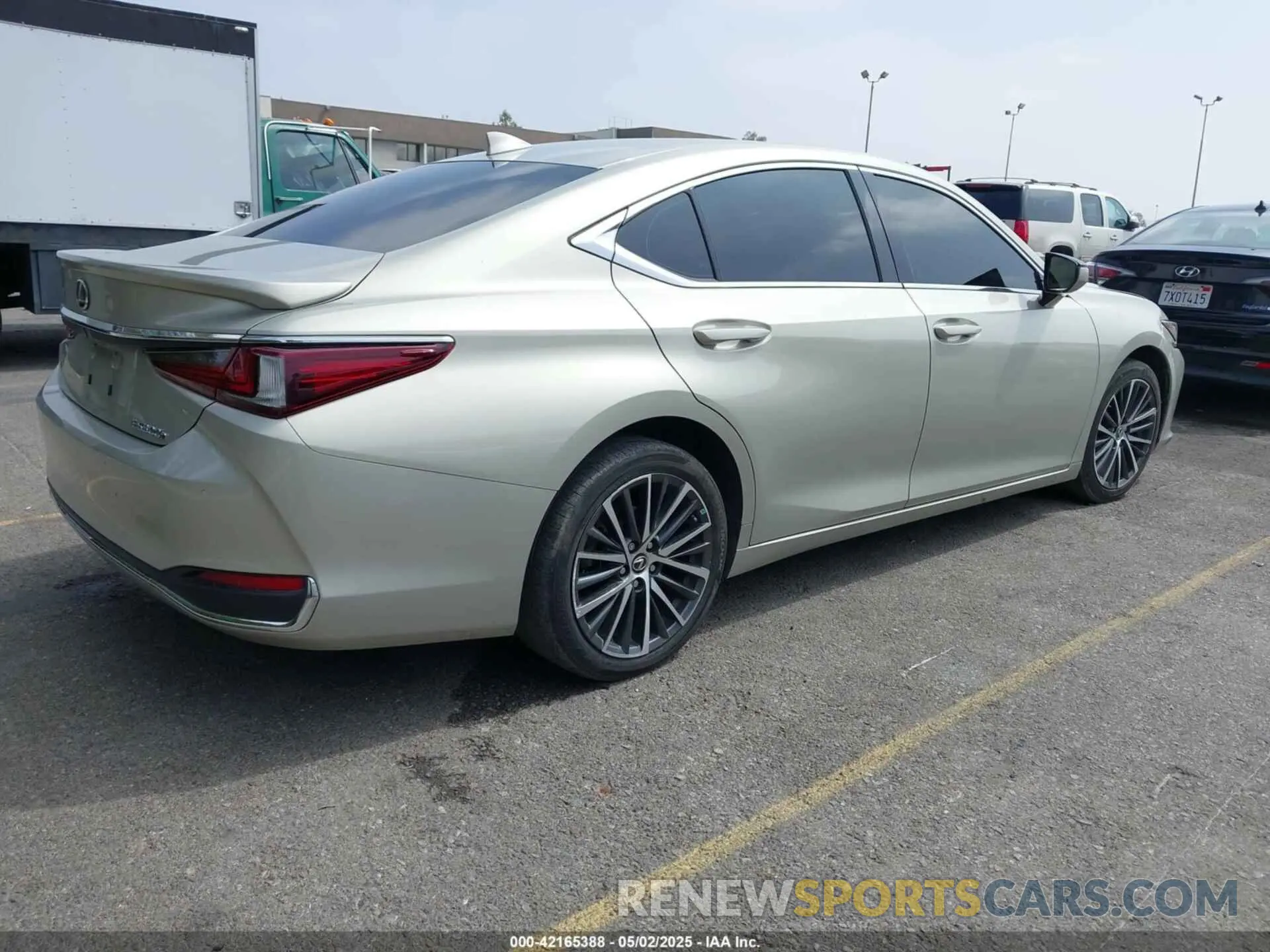 4 fotografías del automóvil dañado 58ADA1C11PU031239 LEXUS ES 300H 2023