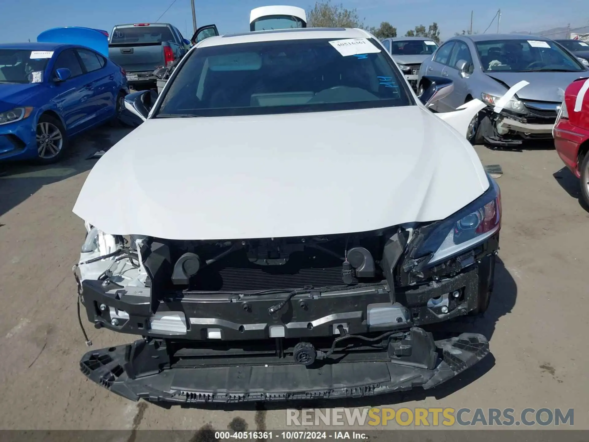 13 fotografías del automóvil dañado 58ADA1C14PU034863 LEXUS ES 300H 2023