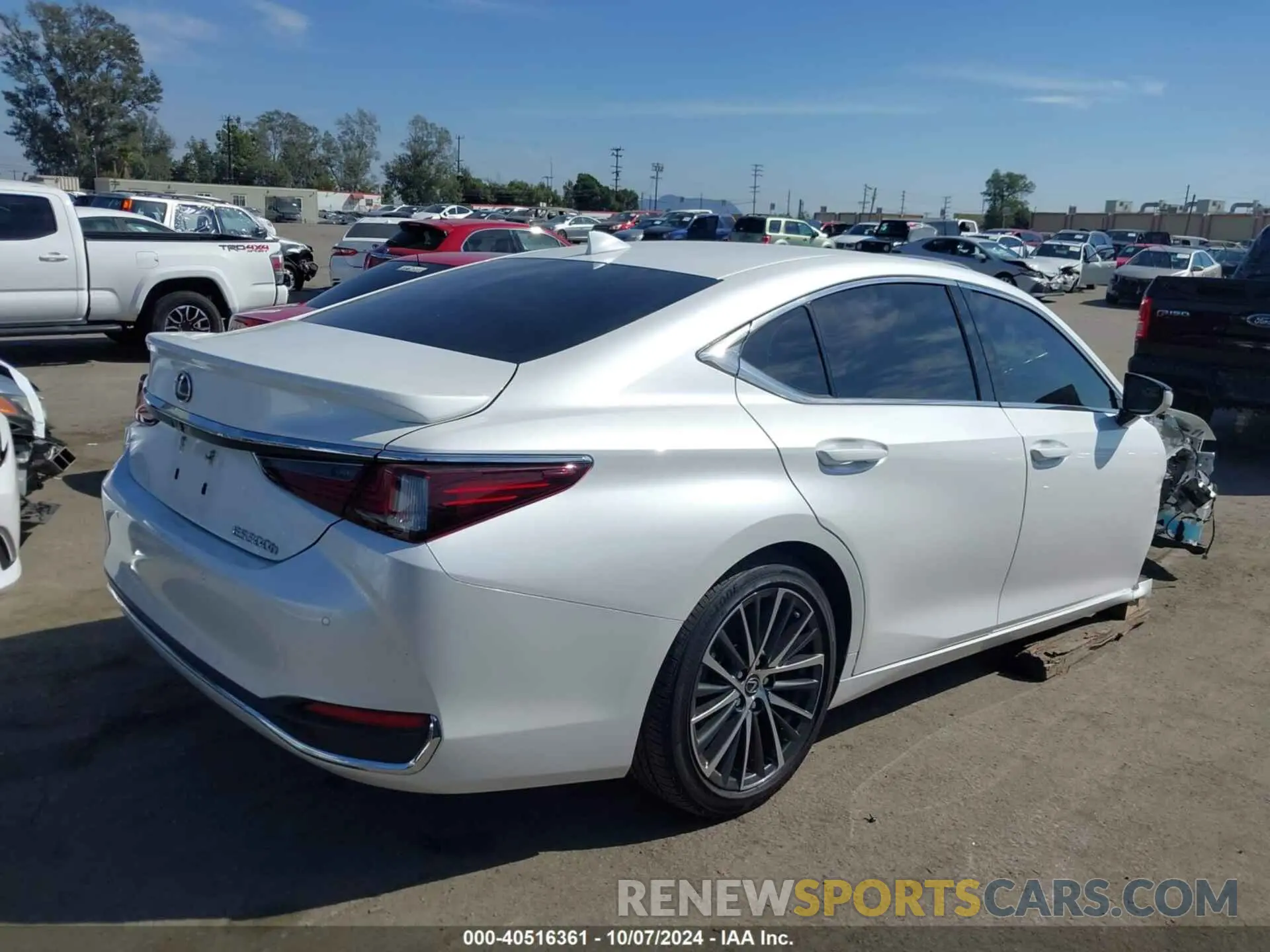 4 fotografías del automóvil dañado 58ADA1C14PU034863 LEXUS ES 300H 2023
