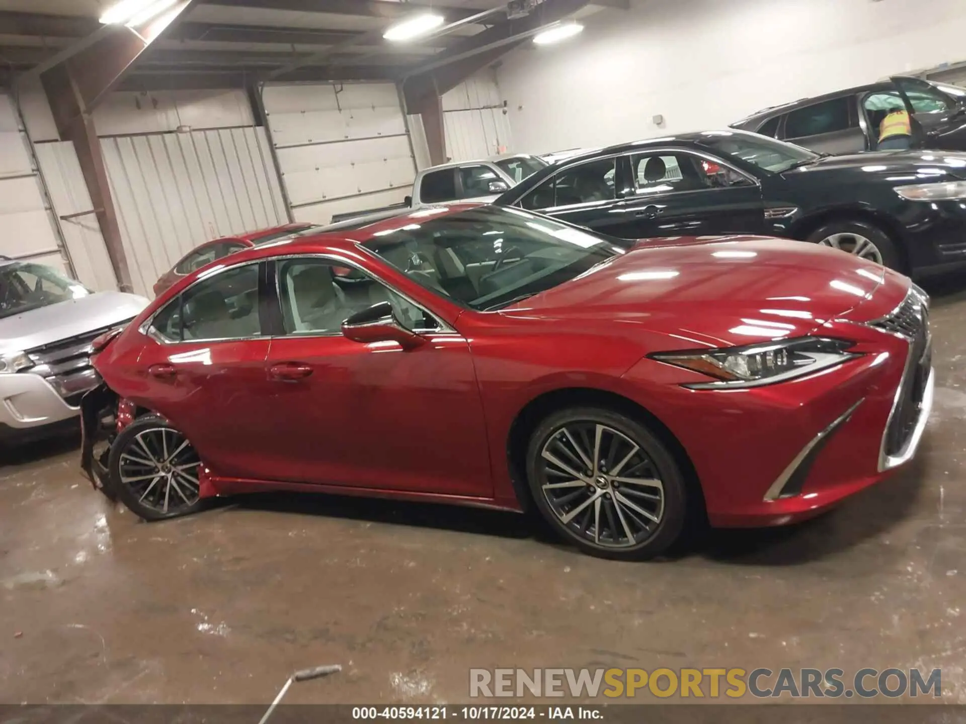 13 fotografías del automóvil dañado 58ADA1C16PU027171 LEXUS ES 300H 2023