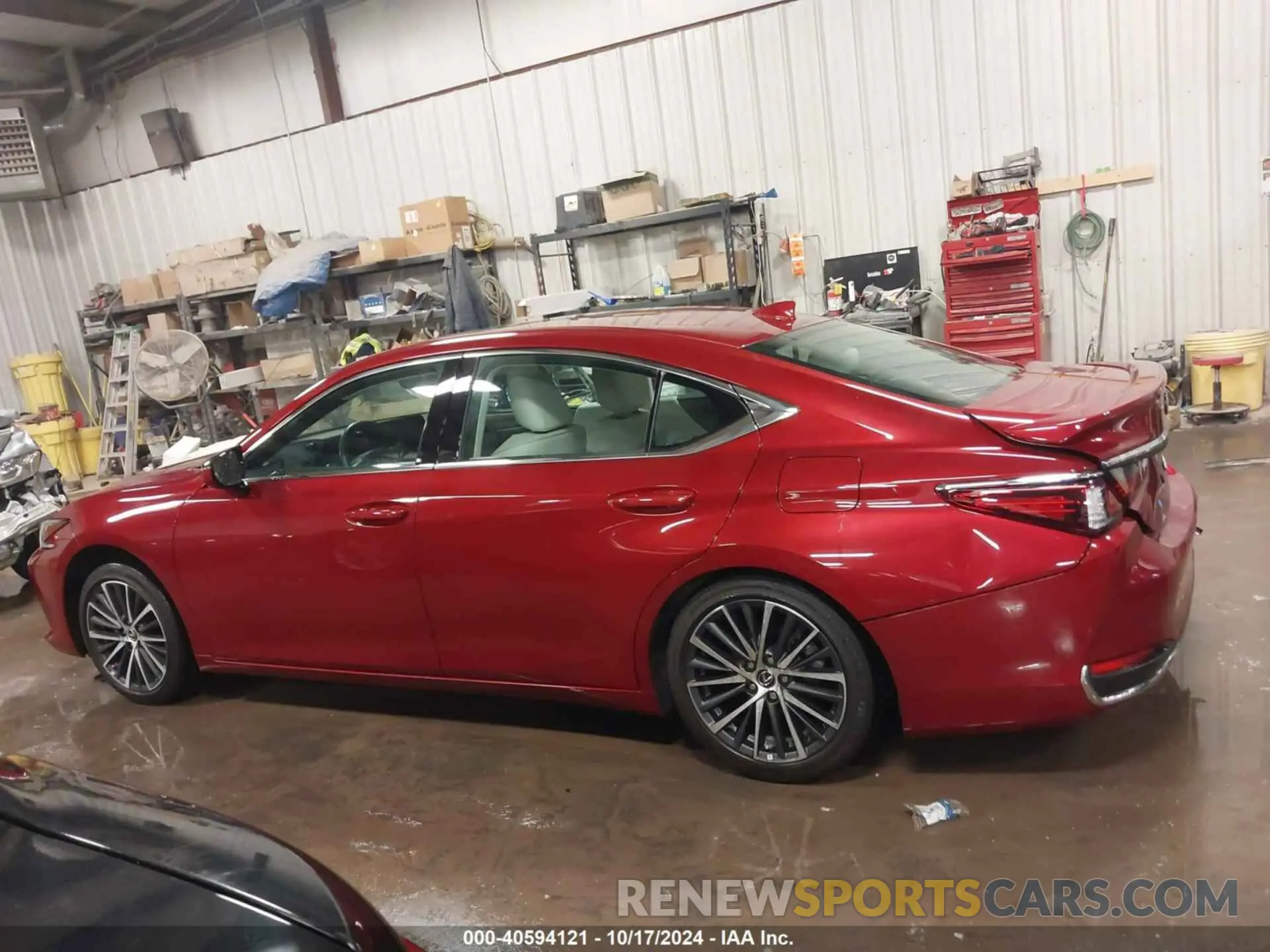 14 fotografías del automóvil dañado 58ADA1C16PU027171 LEXUS ES 300H 2023