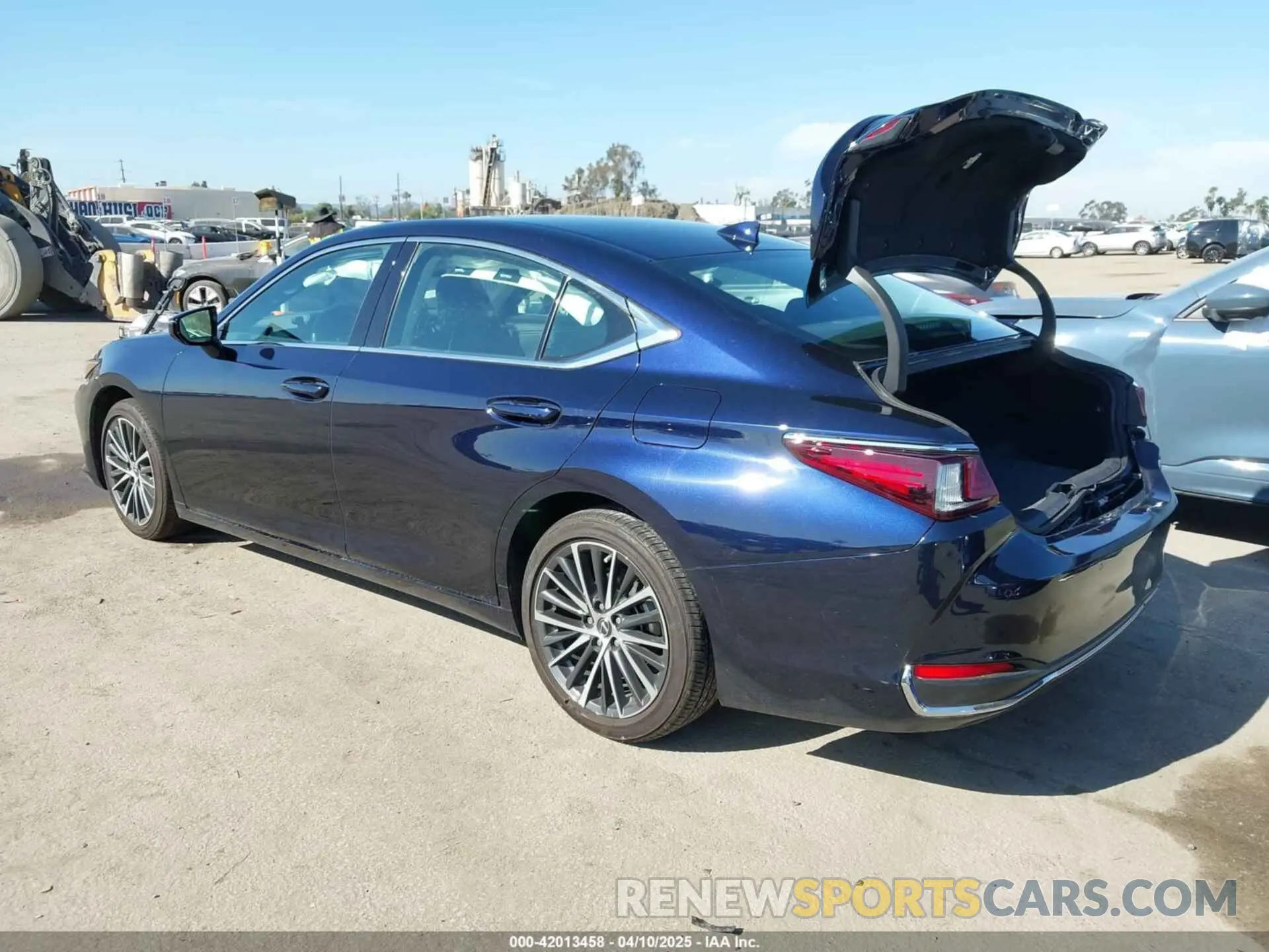 3 fotografías del automóvil dañado 58ADA1C19PU027018 LEXUS ES 300H 2023