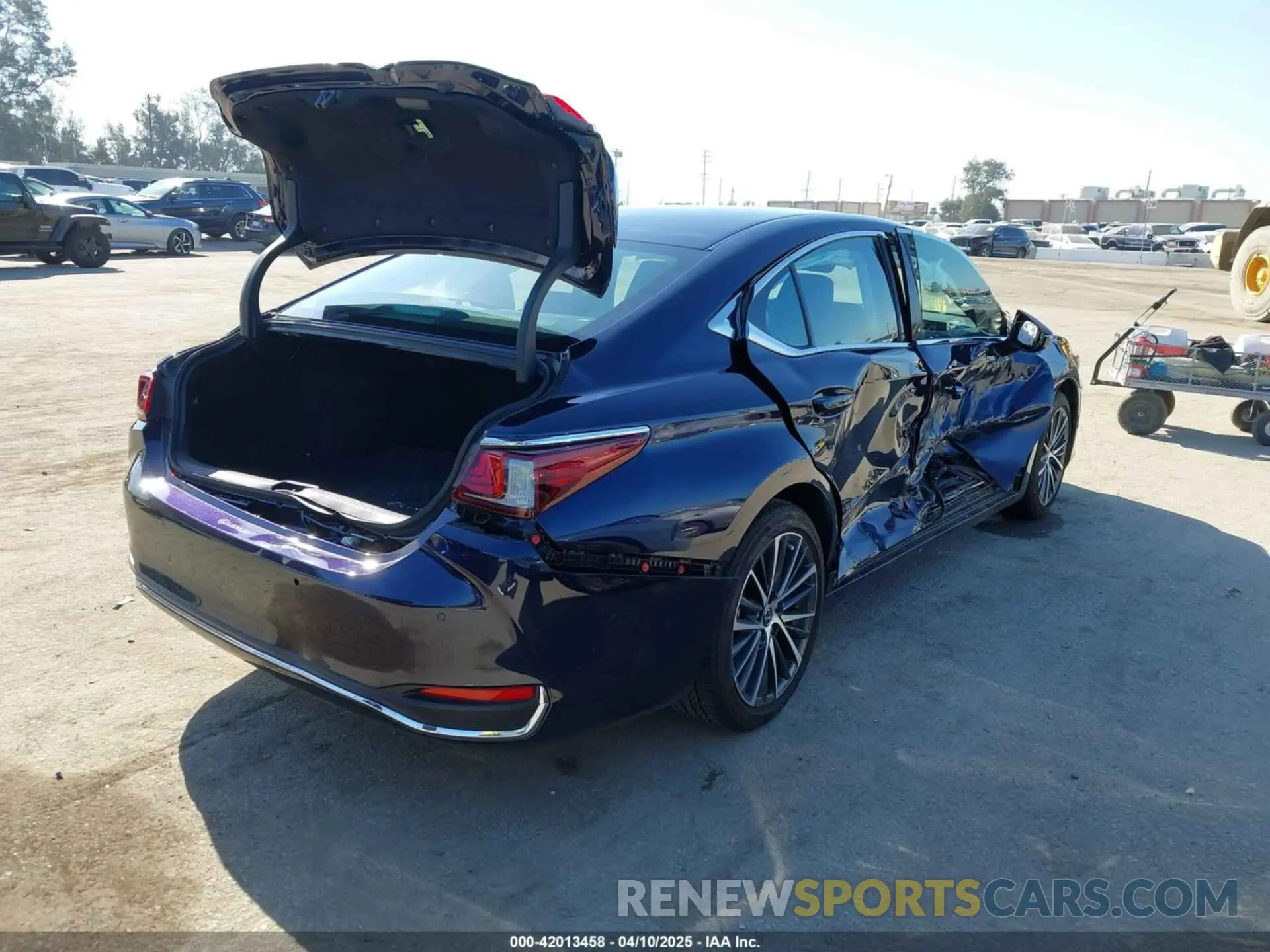 4 fotografías del automóvil dañado 58ADA1C19PU027018 LEXUS ES 300H 2023