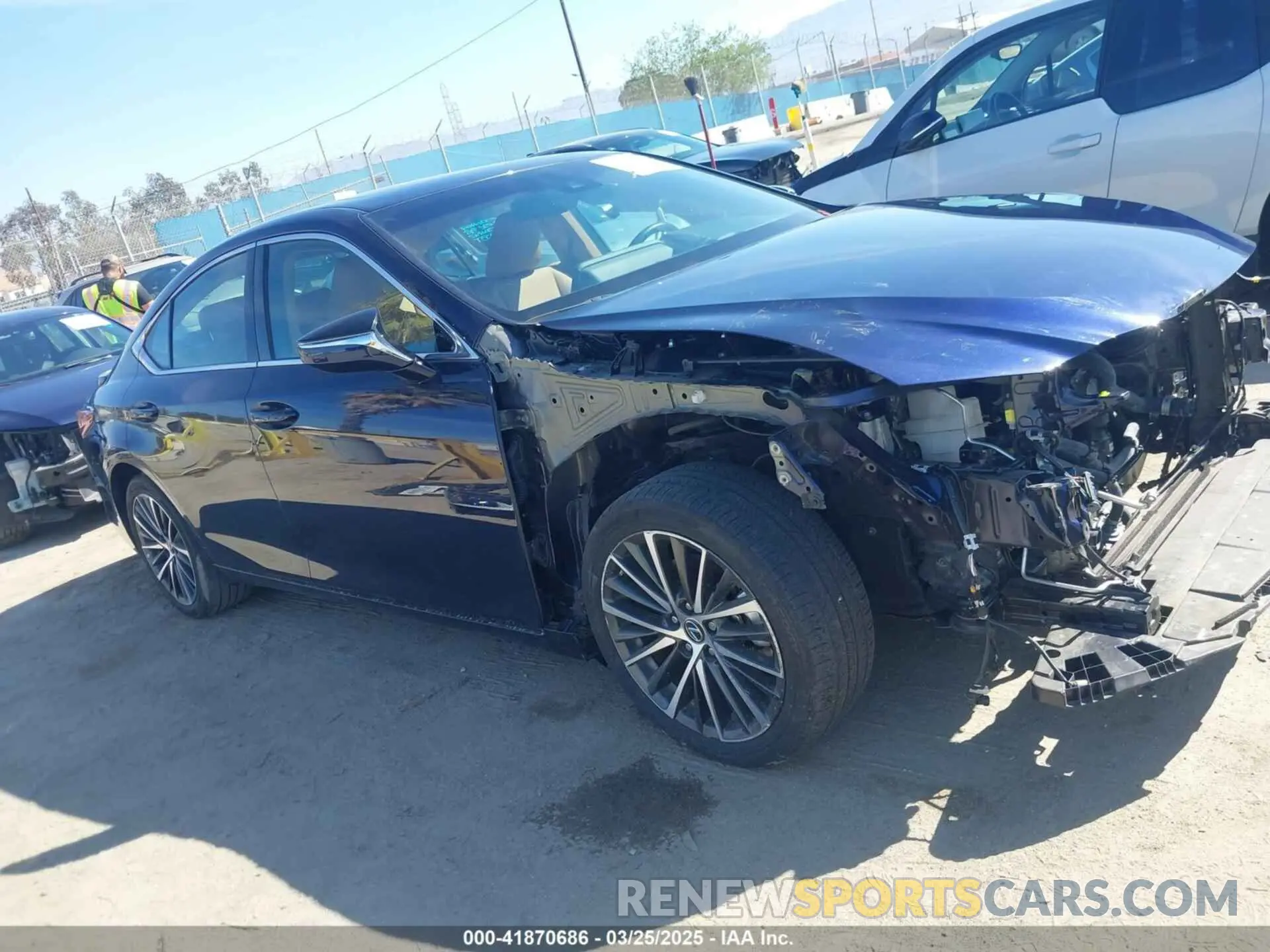 14 fotografías del automóvil dañado 58ADA1C1XPU036018 LEXUS ES 300H 2023
