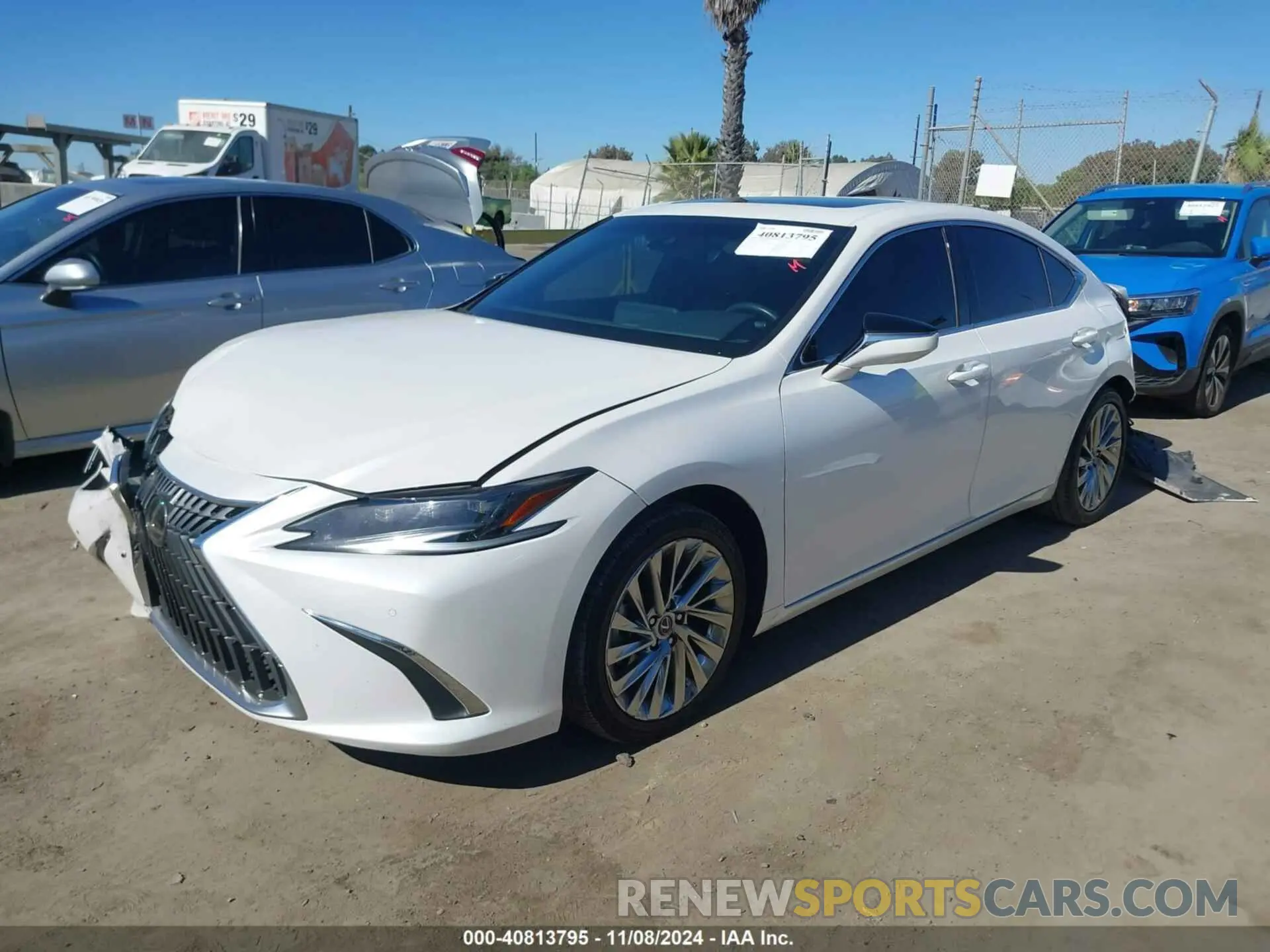 2 fotografías del automóvil dañado 58AEA1C11PU028278 LEXUS ES 300H 2023