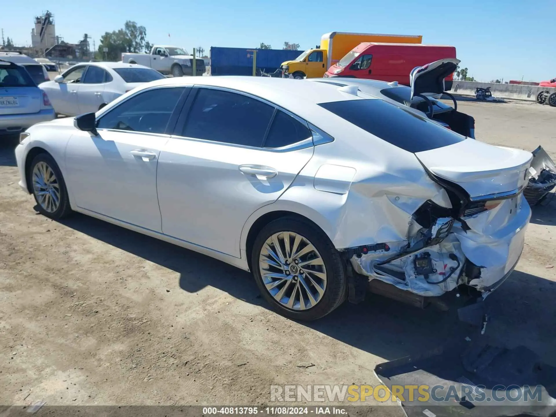 3 fotografías del automóvil dañado 58AEA1C11PU028278 LEXUS ES 300H 2023