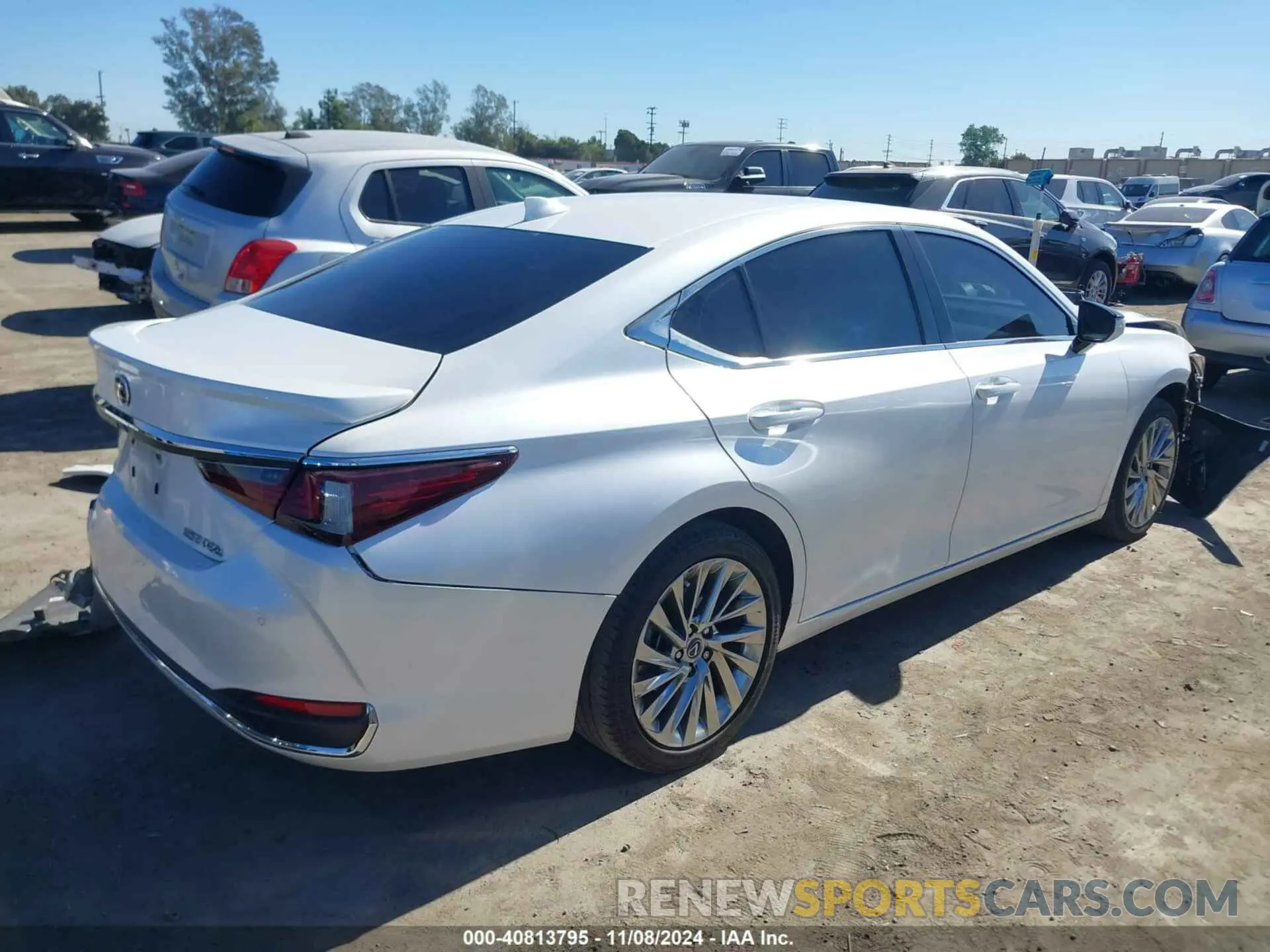 4 fotografías del automóvil dañado 58AEA1C11PU028278 LEXUS ES 300H 2023
