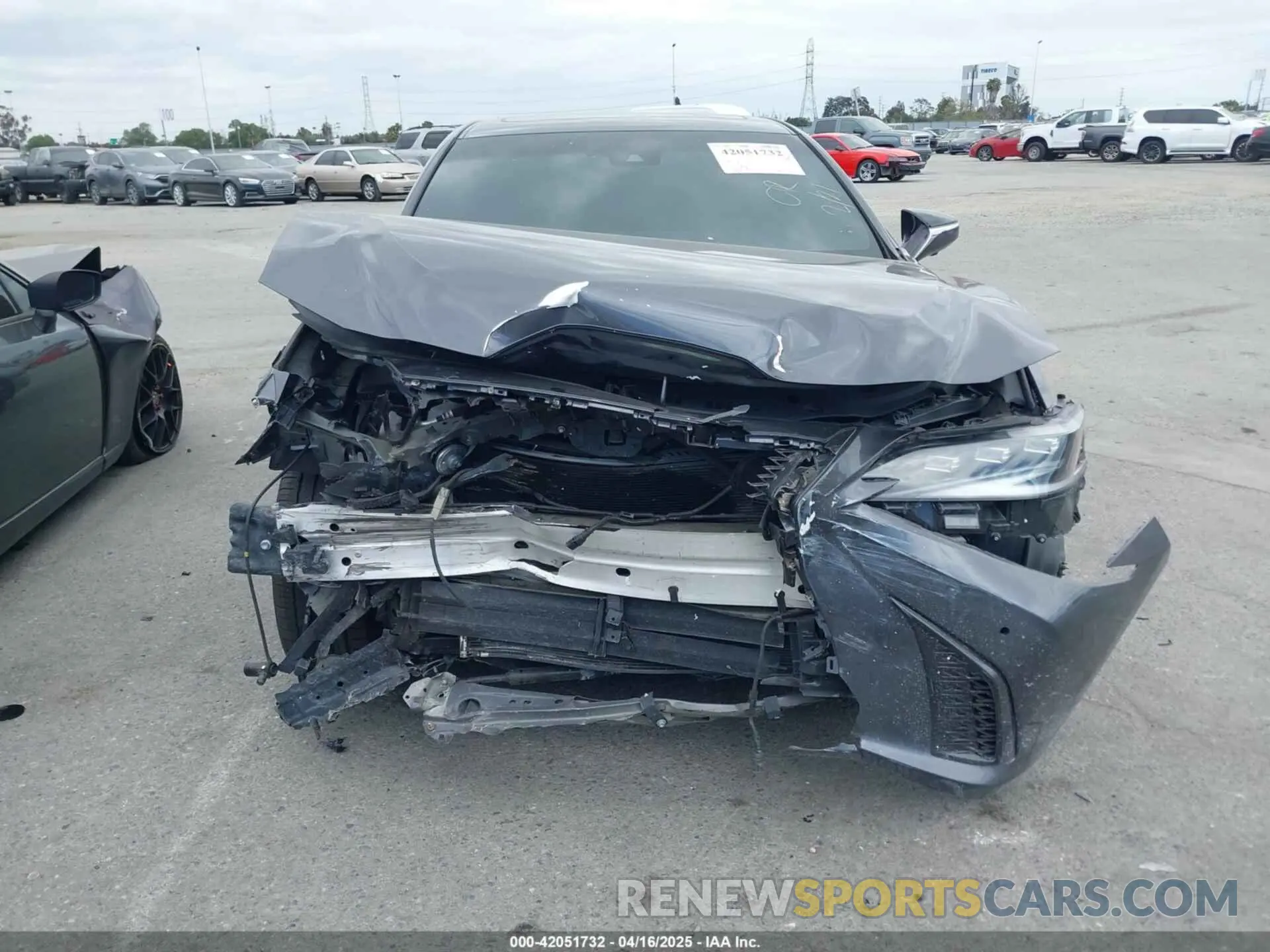 12 fotografías del automóvil dañado 58ABA1C18RU039512 LEXUS ES 300H 2024