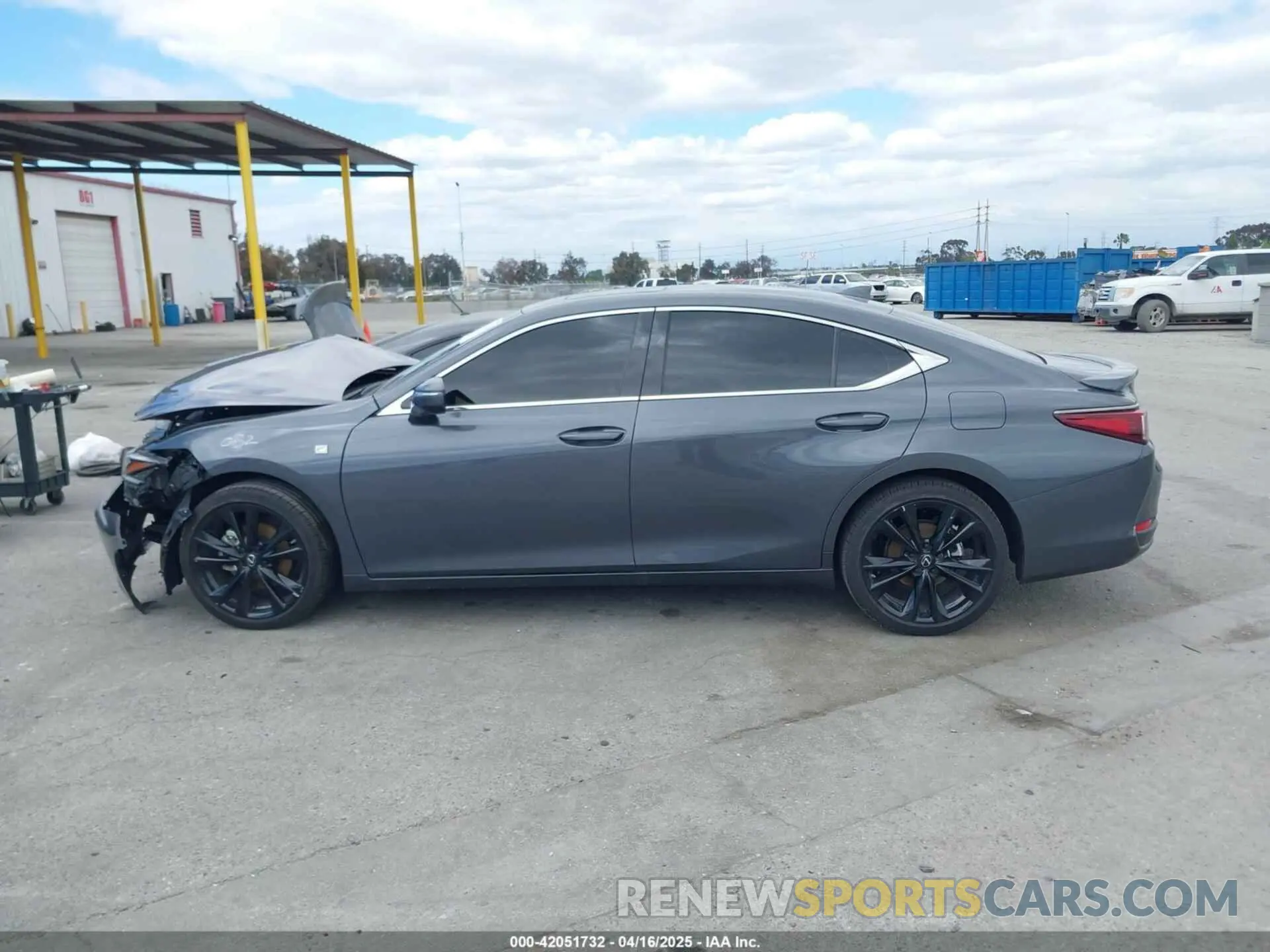 14 fotografías del automóvil dañado 58ABA1C18RU039512 LEXUS ES 300H 2024