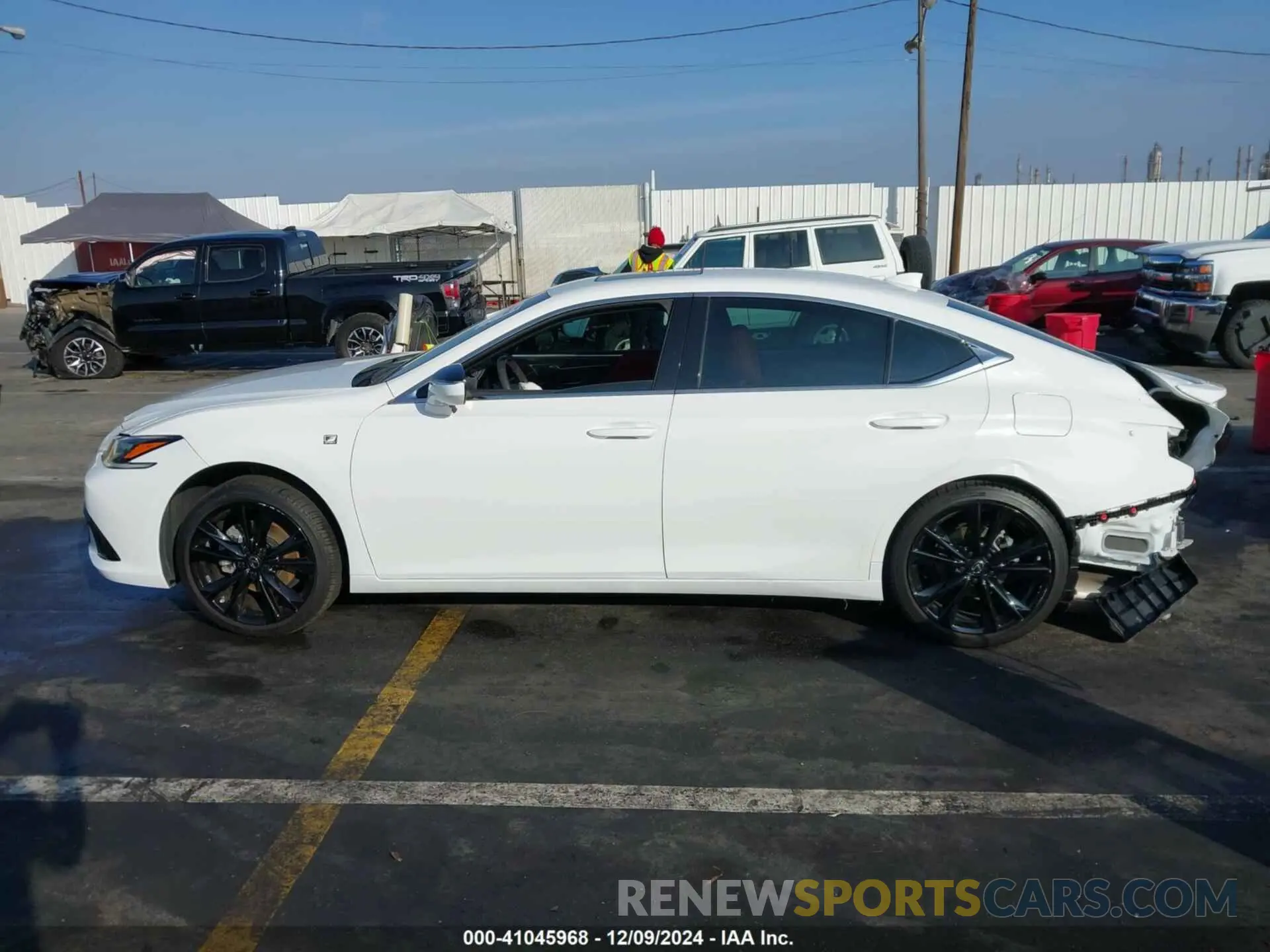 14 fotografías del automóvil dañado 58ABA1C1XRU038202 LEXUS ES 300H 2024