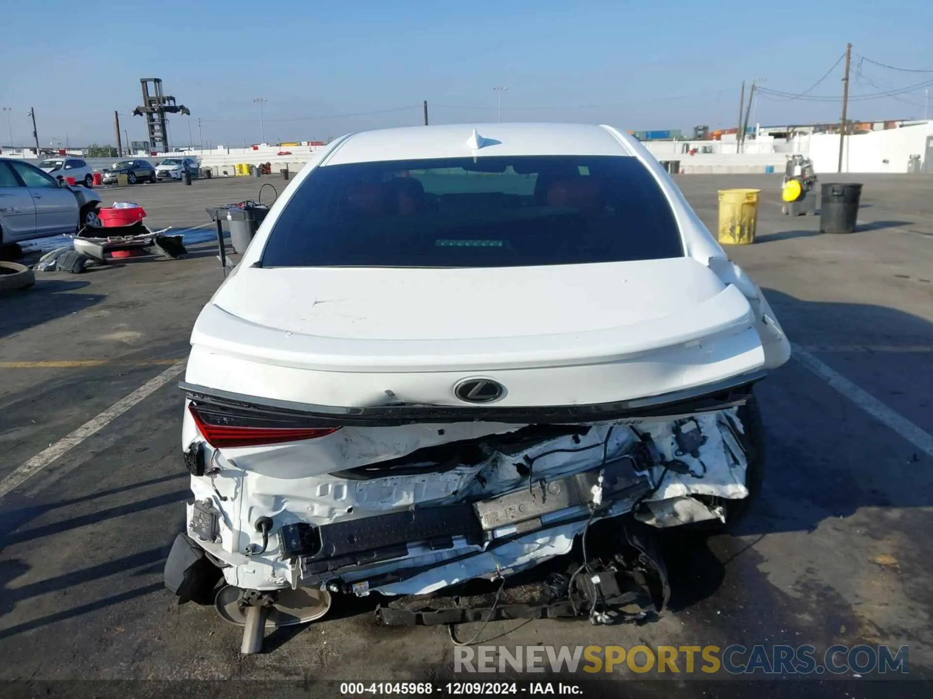 16 fotografías del automóvil dañado 58ABA1C1XRU038202 LEXUS ES 300H 2024