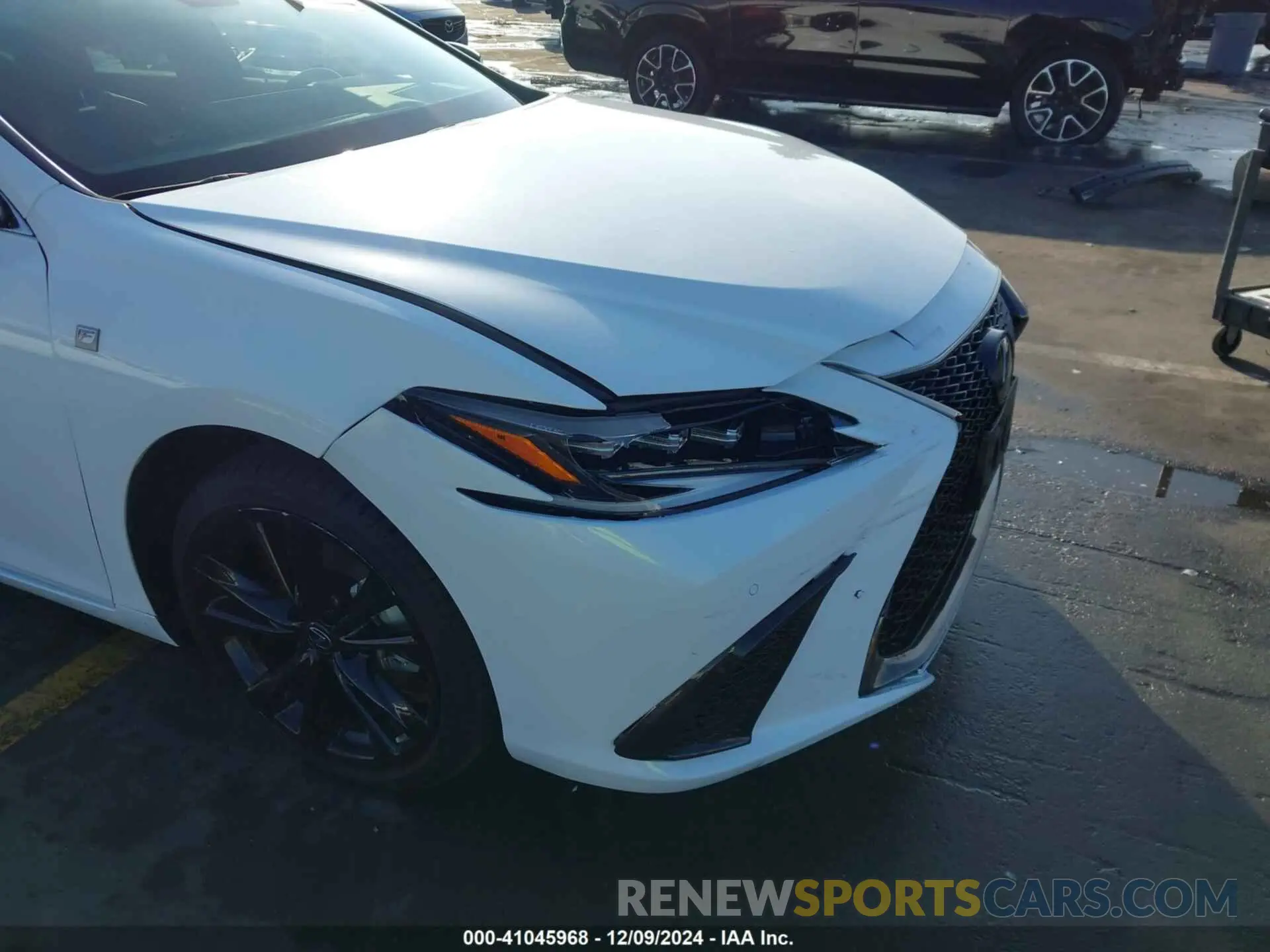 17 fotografías del automóvil dañado 58ABA1C1XRU038202 LEXUS ES 300H 2024