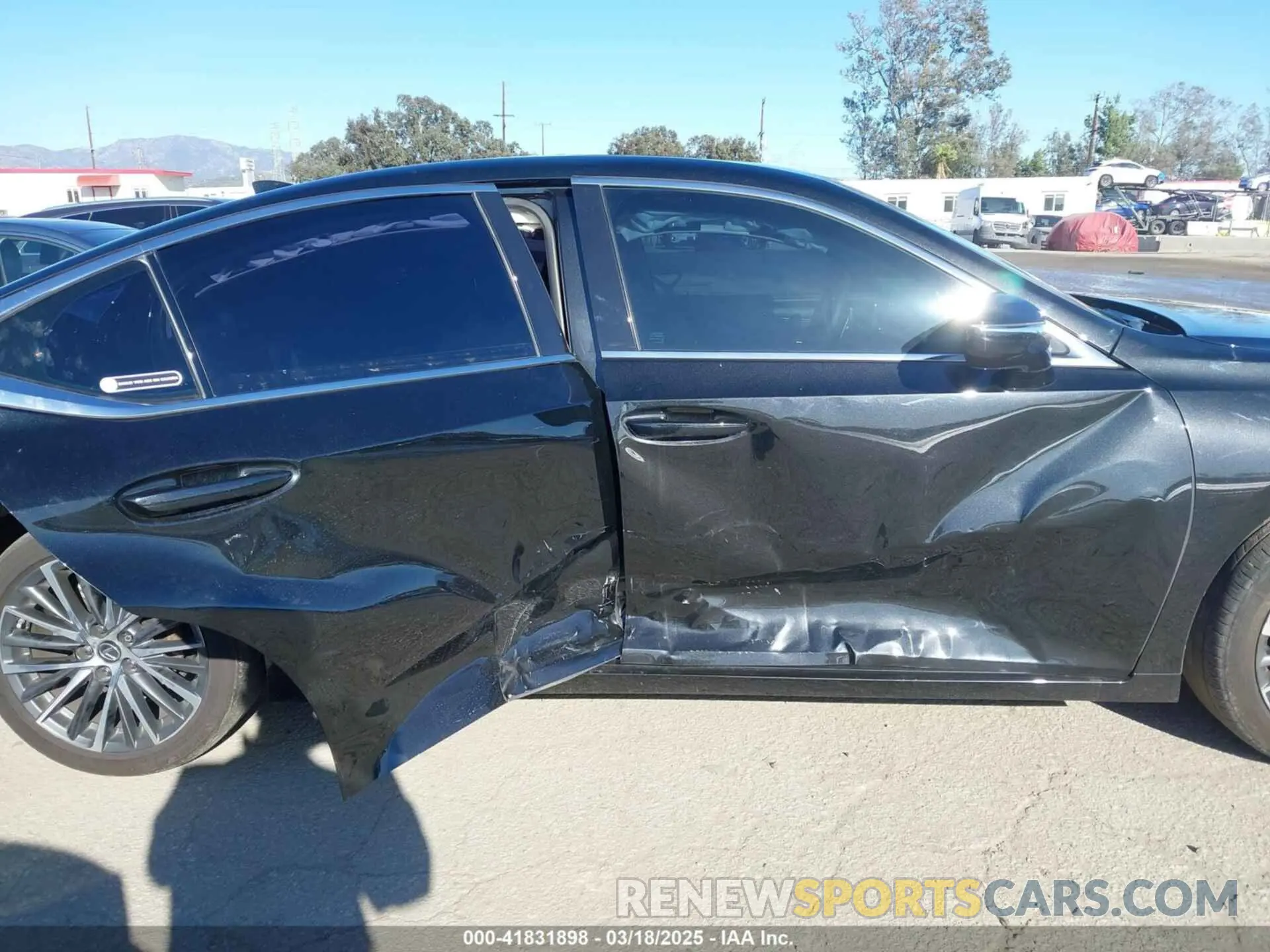 18 fotografías del automóvil dañado 58ADA1C14RU037023 LEXUS ES 300H 2024