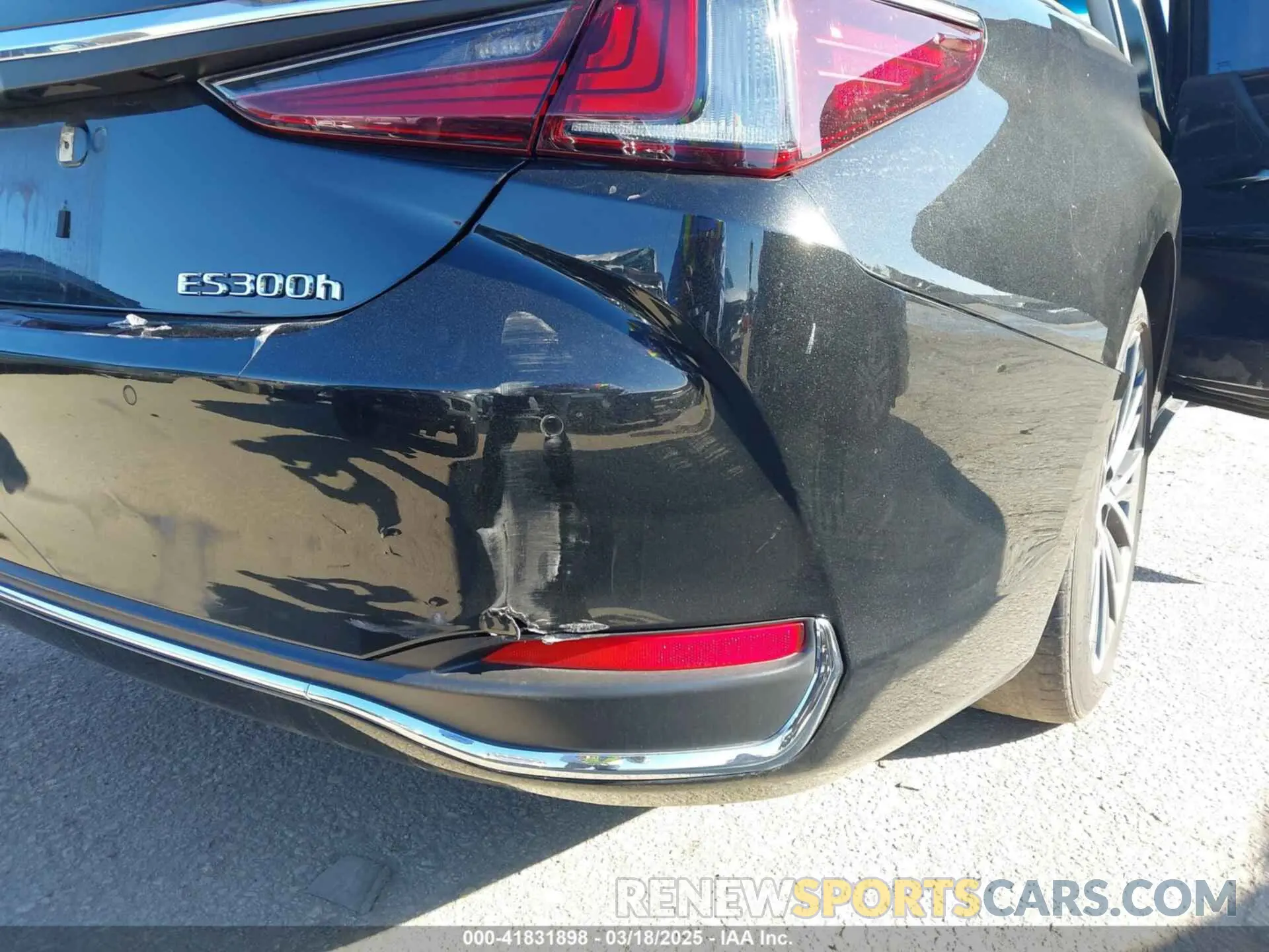 19 fotografías del automóvil dañado 58ADA1C14RU037023 LEXUS ES 300H 2024