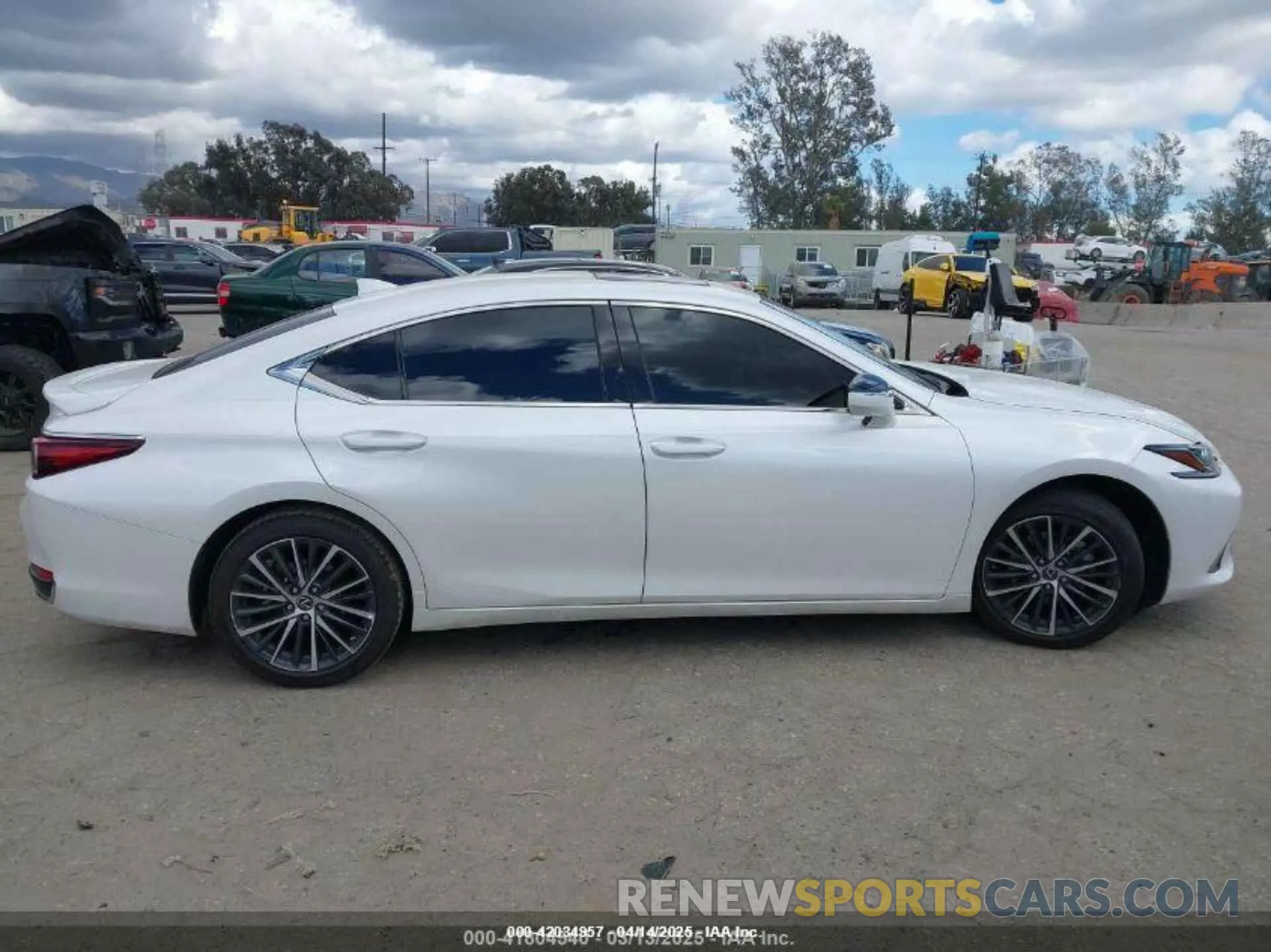 14 fotografías del automóvil dañado 58ADA1C14RU053612 LEXUS ES 300H 2024