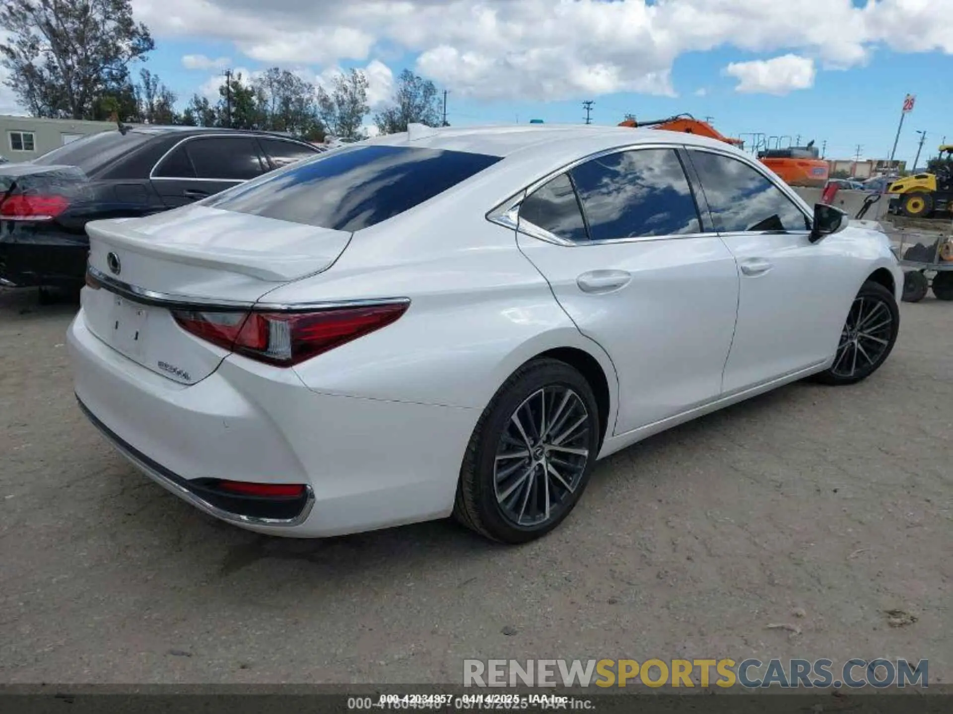 4 fotografías del automóvil dañado 58ADA1C14RU053612 LEXUS ES 300H 2024