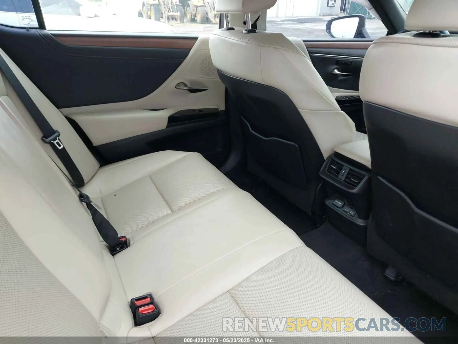 8 fotografías del automóvil dañado 58ADA1C15RU037967 LEXUS ES 300H 2024
