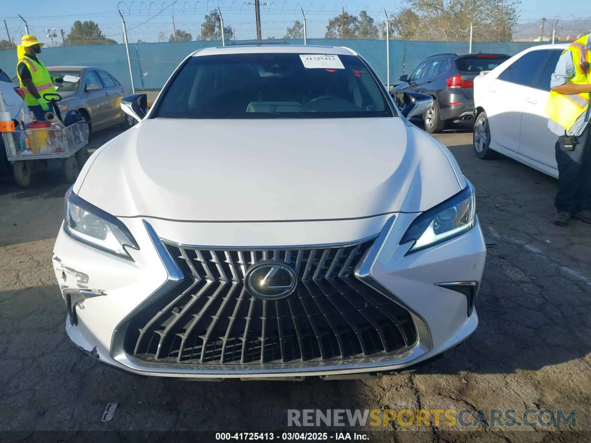 13 fotografías del automóvil dañado 58ADA1C15RU039394 LEXUS ES 300H 2024