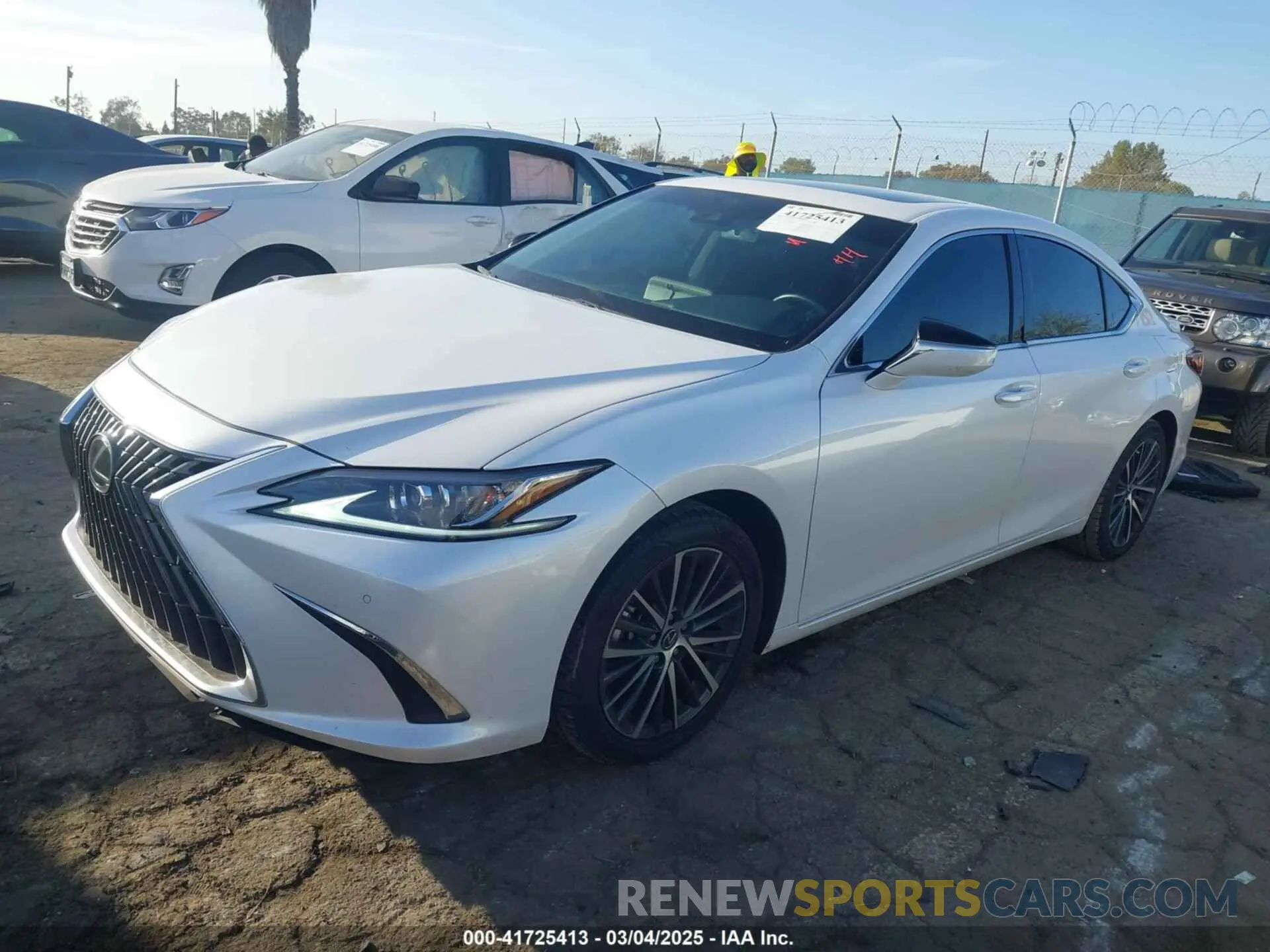 2 fotografías del automóvil dañado 58ADA1C15RU039394 LEXUS ES 300H 2024