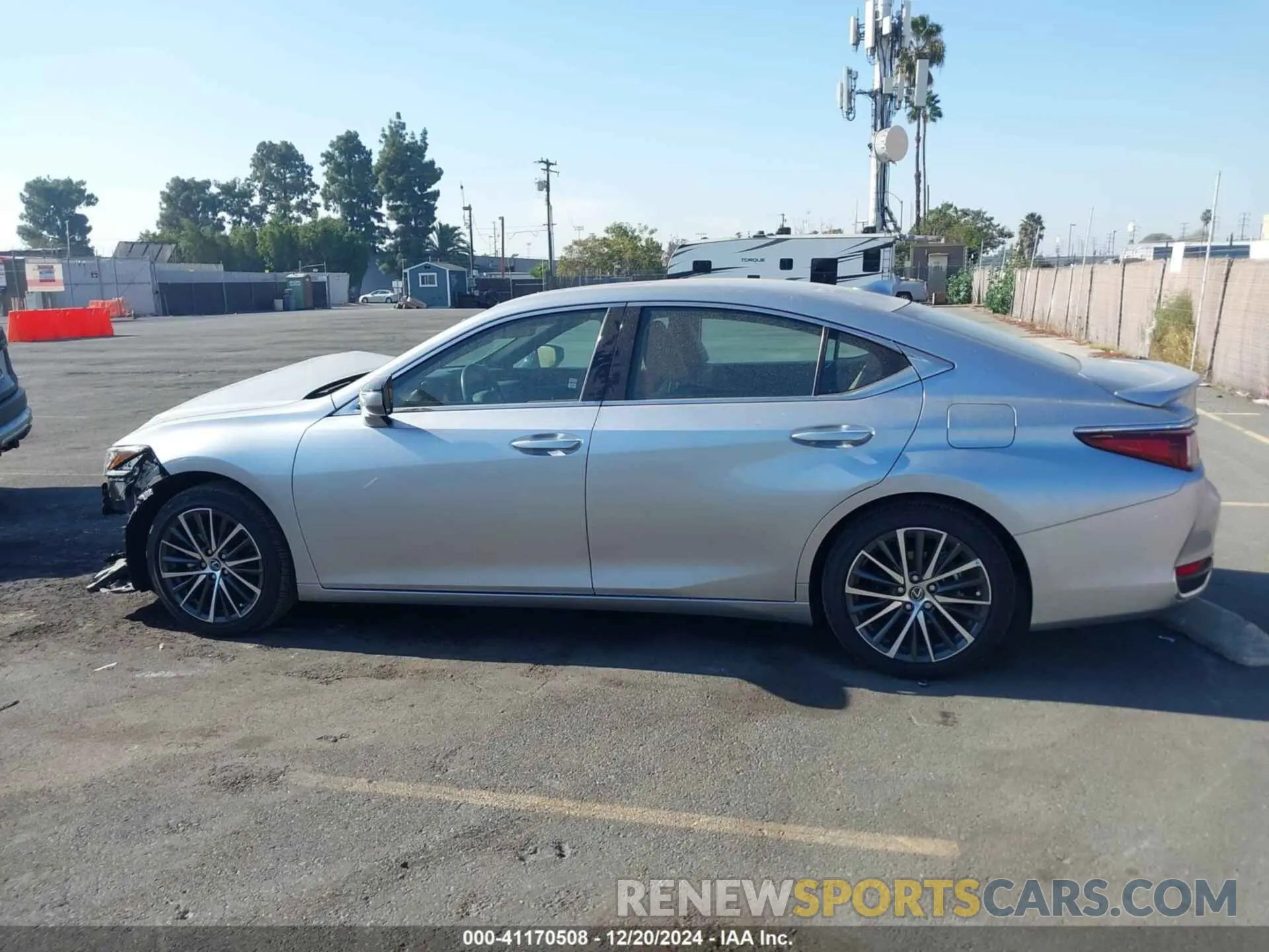 14 fotografías del automóvil dañado 58ADA1C15RU041470 LEXUS ES 300H 2024