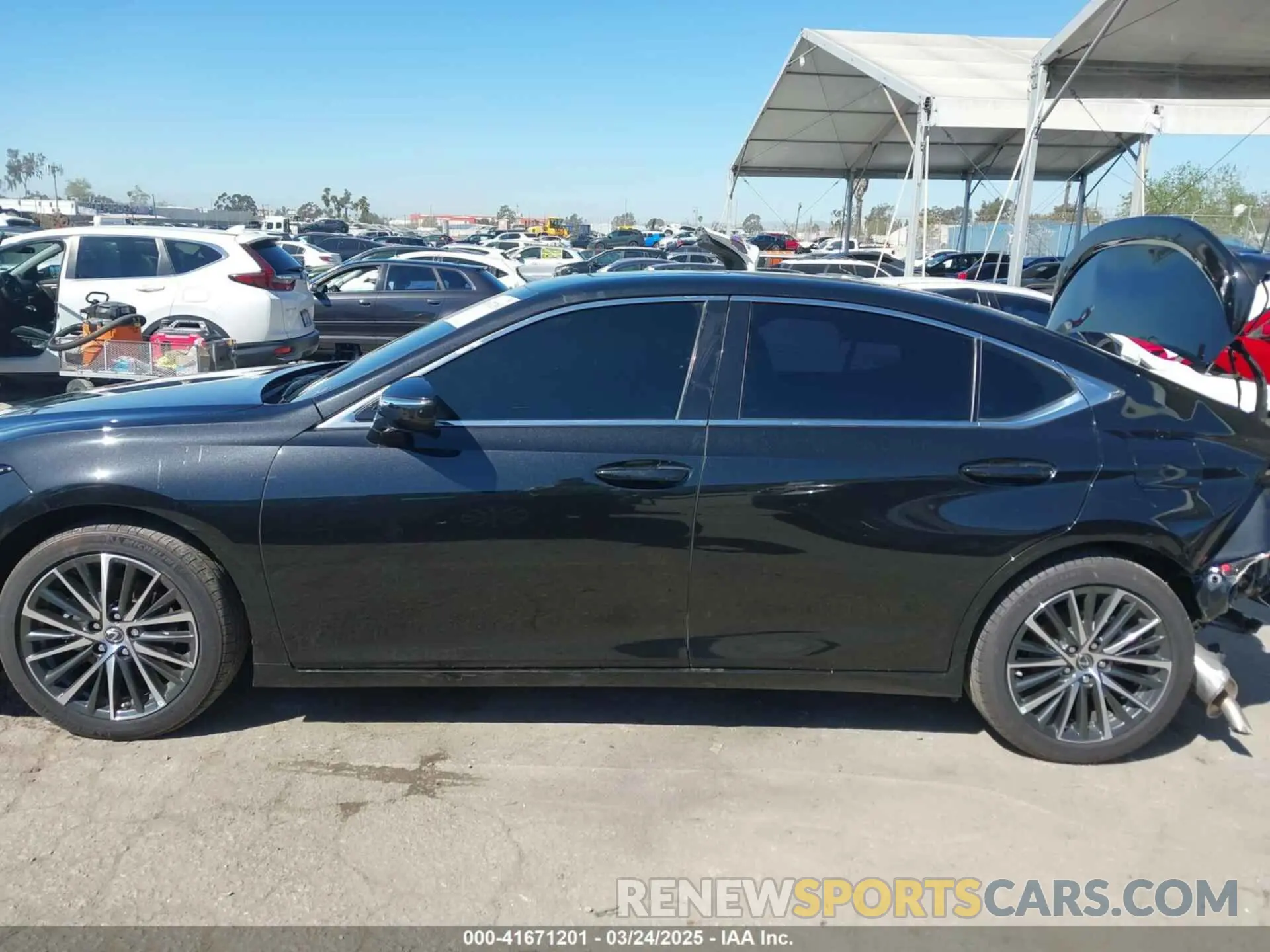 15 fotografías del automóvil dañado 58ADA1C15RU047172 LEXUS ES 300H 2024