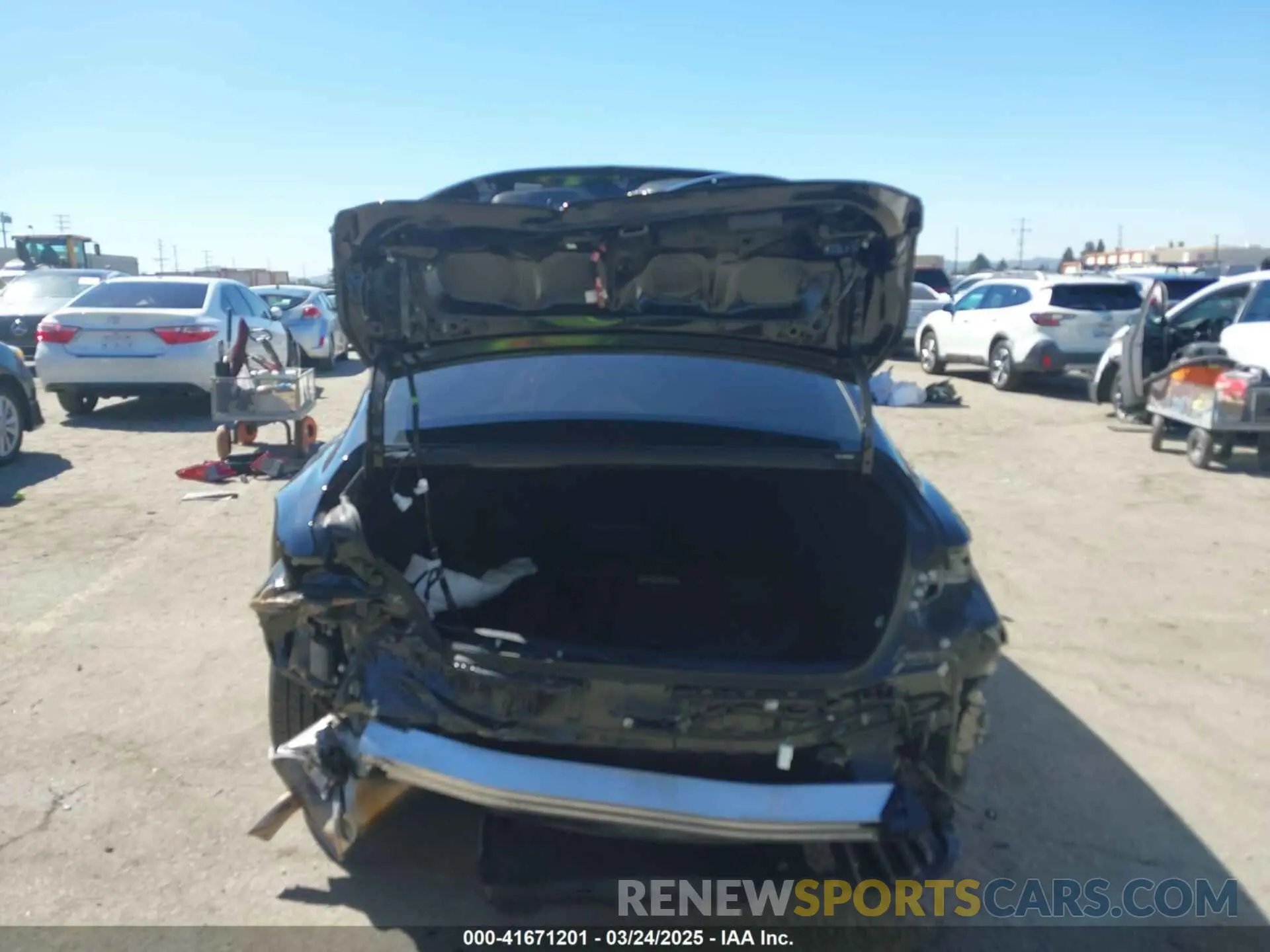 17 fotografías del automóvil dañado 58ADA1C15RU047172 LEXUS ES 300H 2024