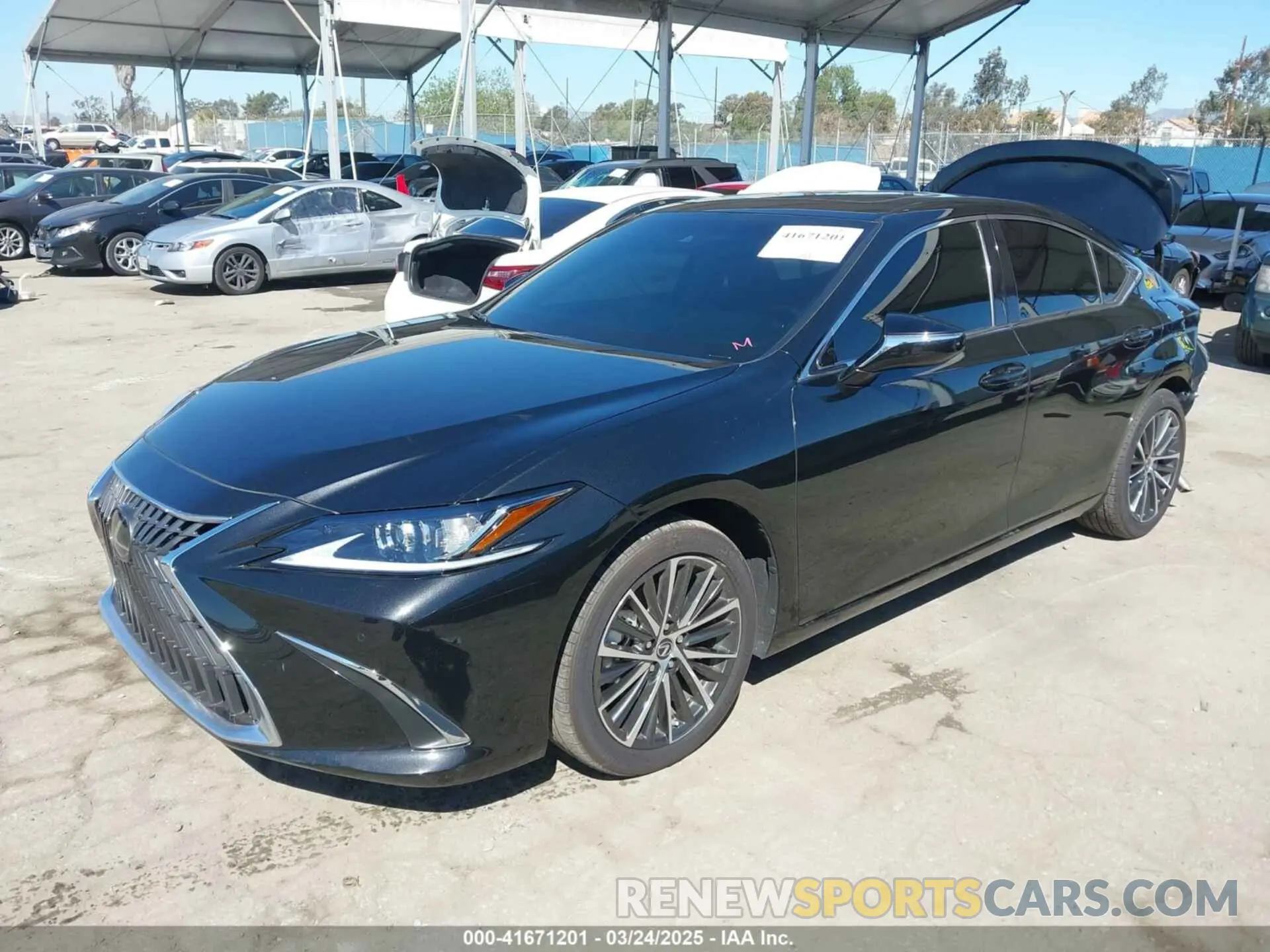 2 fotografías del automóvil dañado 58ADA1C15RU047172 LEXUS ES 300H 2024