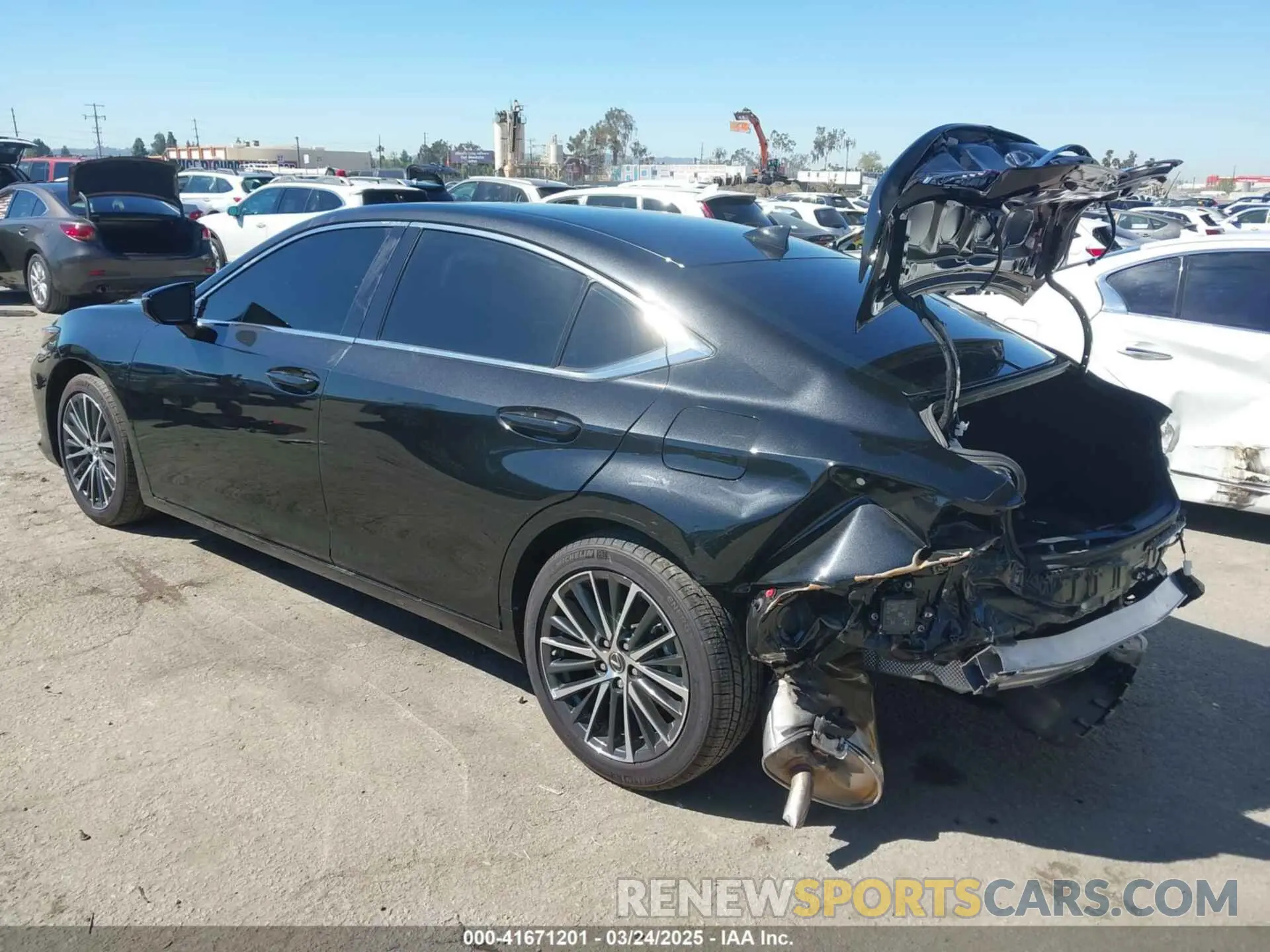 3 fotografías del automóvil dañado 58ADA1C15RU047172 LEXUS ES 300H 2024