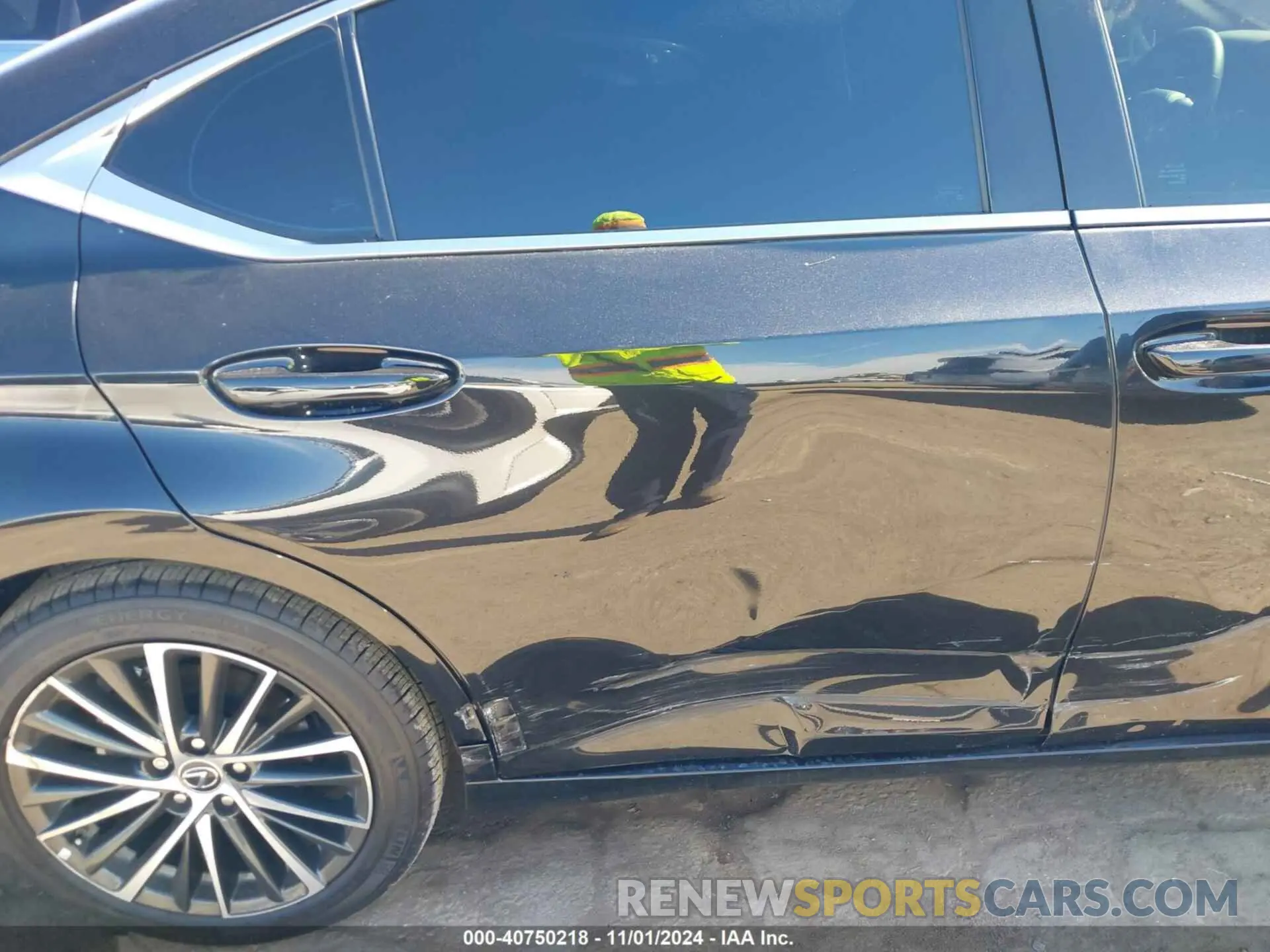 17 fotografías del automóvil dañado 58ADA1C15RU053988 LEXUS ES 300H 2024