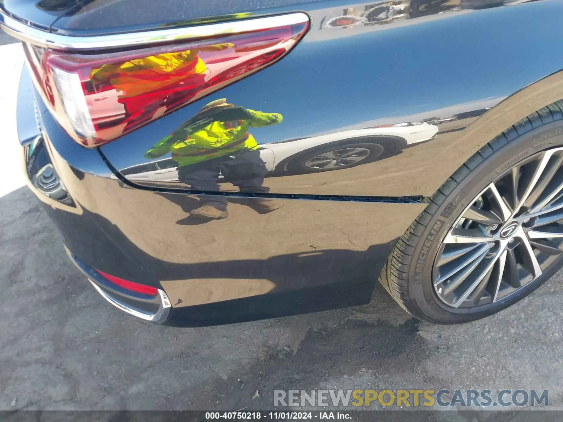 18 fotografías del automóvil dañado 58ADA1C15RU053988 LEXUS ES 300H 2024