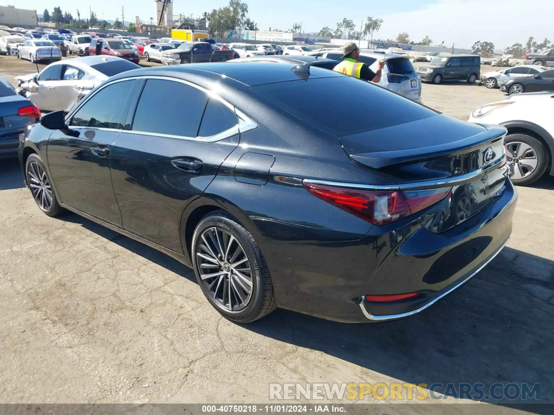 3 fotografías del automóvil dañado 58ADA1C15RU053988 LEXUS ES 300H 2024