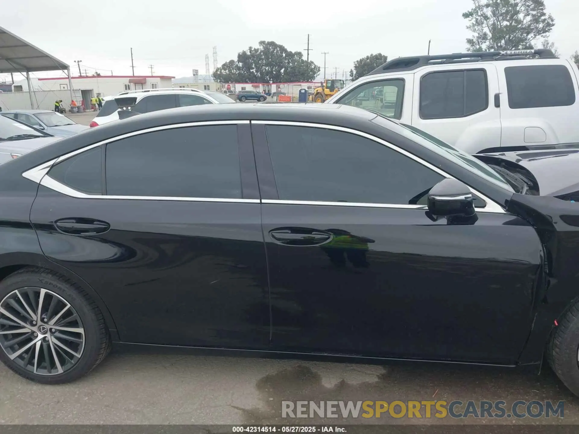 13 fotografías del automóvil dañado 58ADA1C16RU039758 LEXUS ES 300H 2024