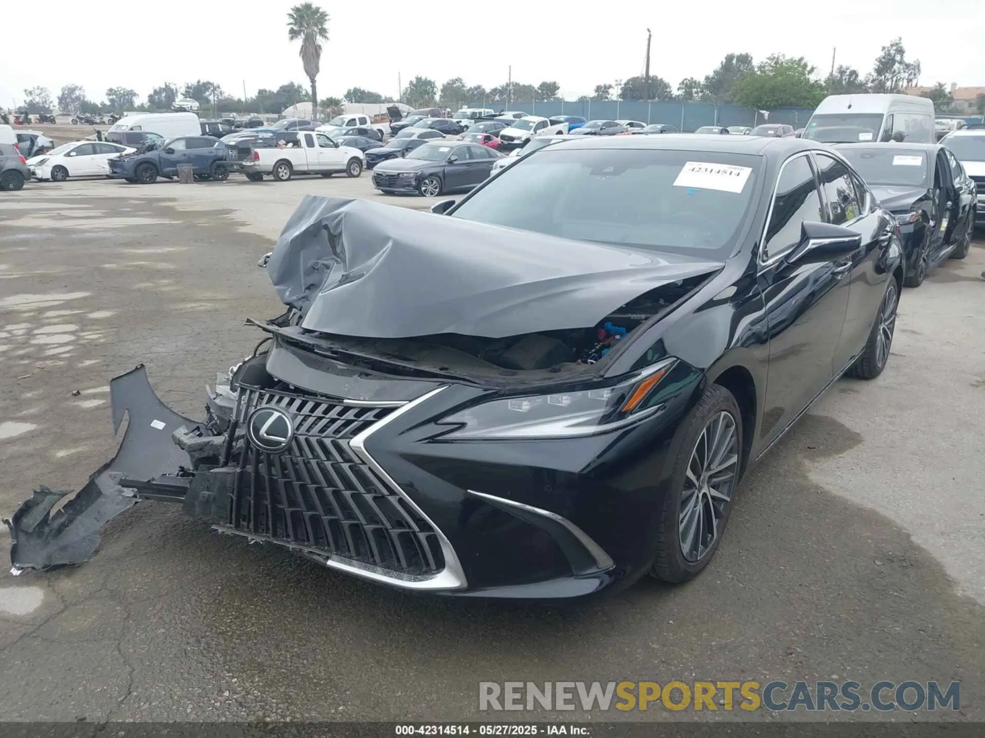 2 fotografías del automóvil dañado 58ADA1C16RU039758 LEXUS ES 300H 2024
