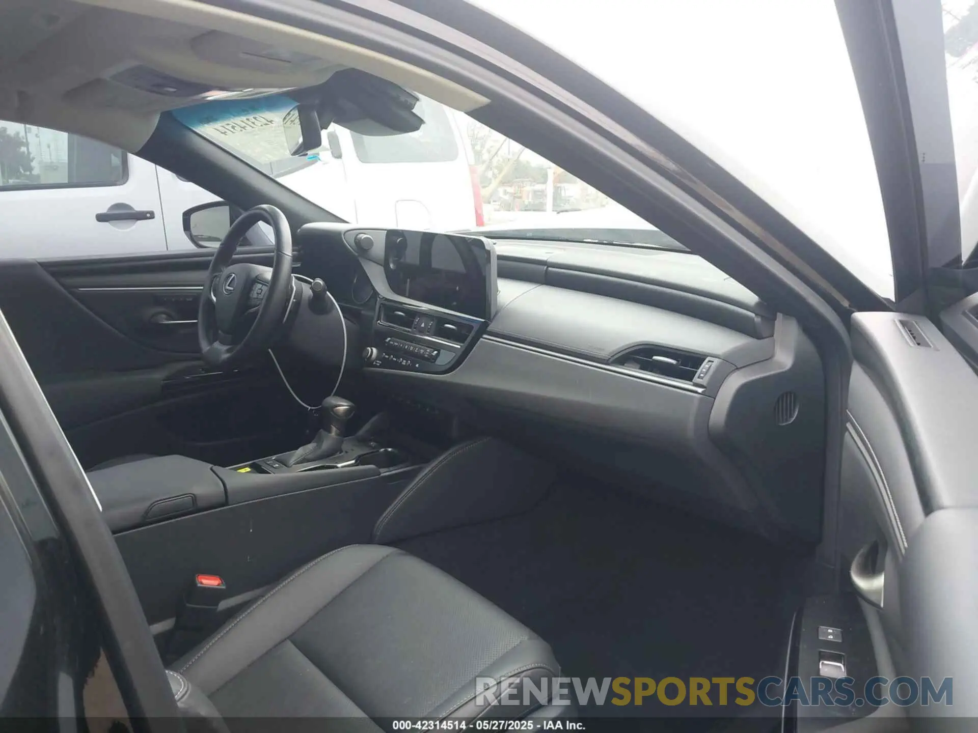 5 fotografías del automóvil dañado 58ADA1C16RU039758 LEXUS ES 300H 2024