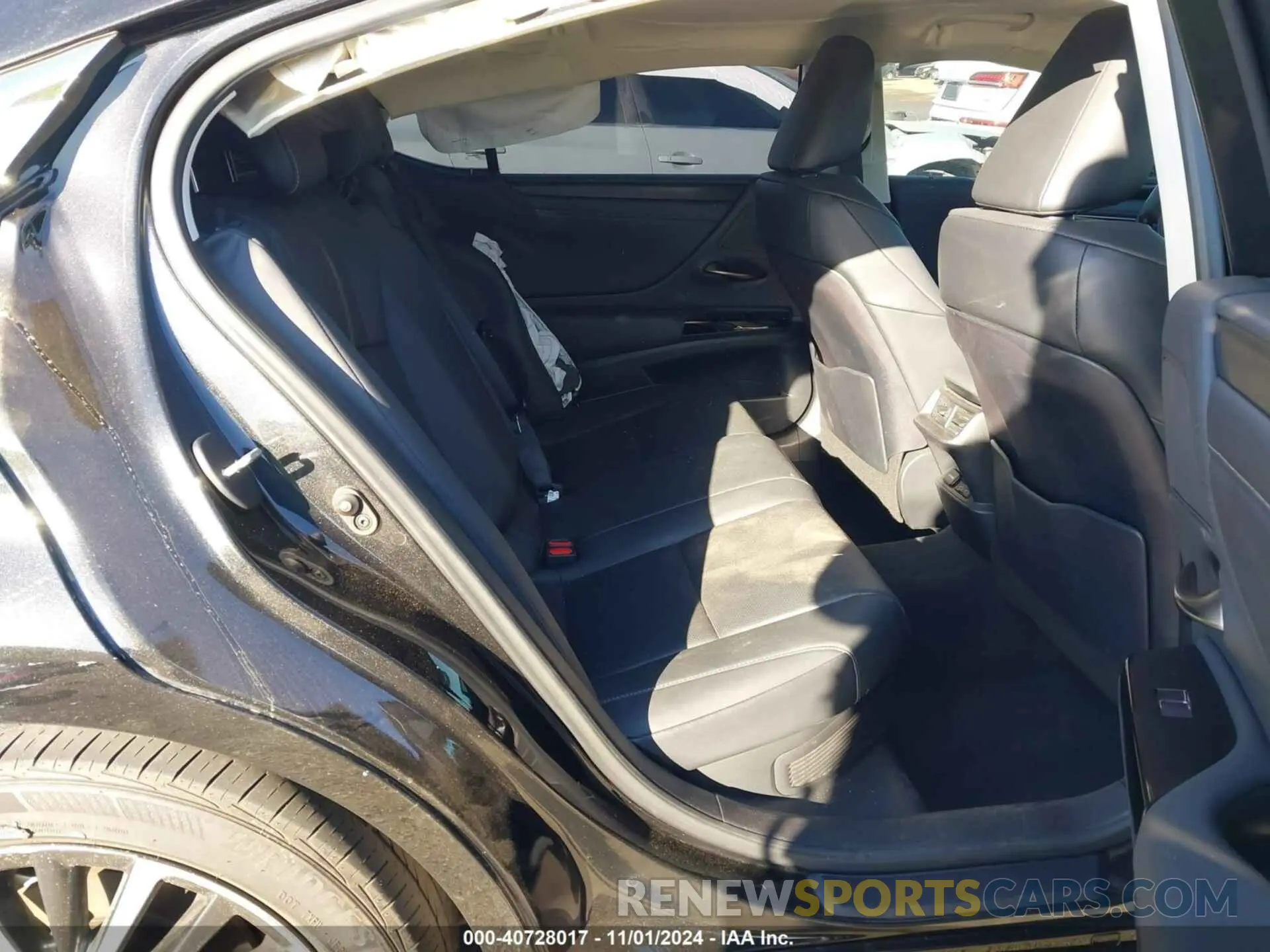 8 fotografías del automóvil dañado 58ADA1C16RU043485 LEXUS ES 300H 2024