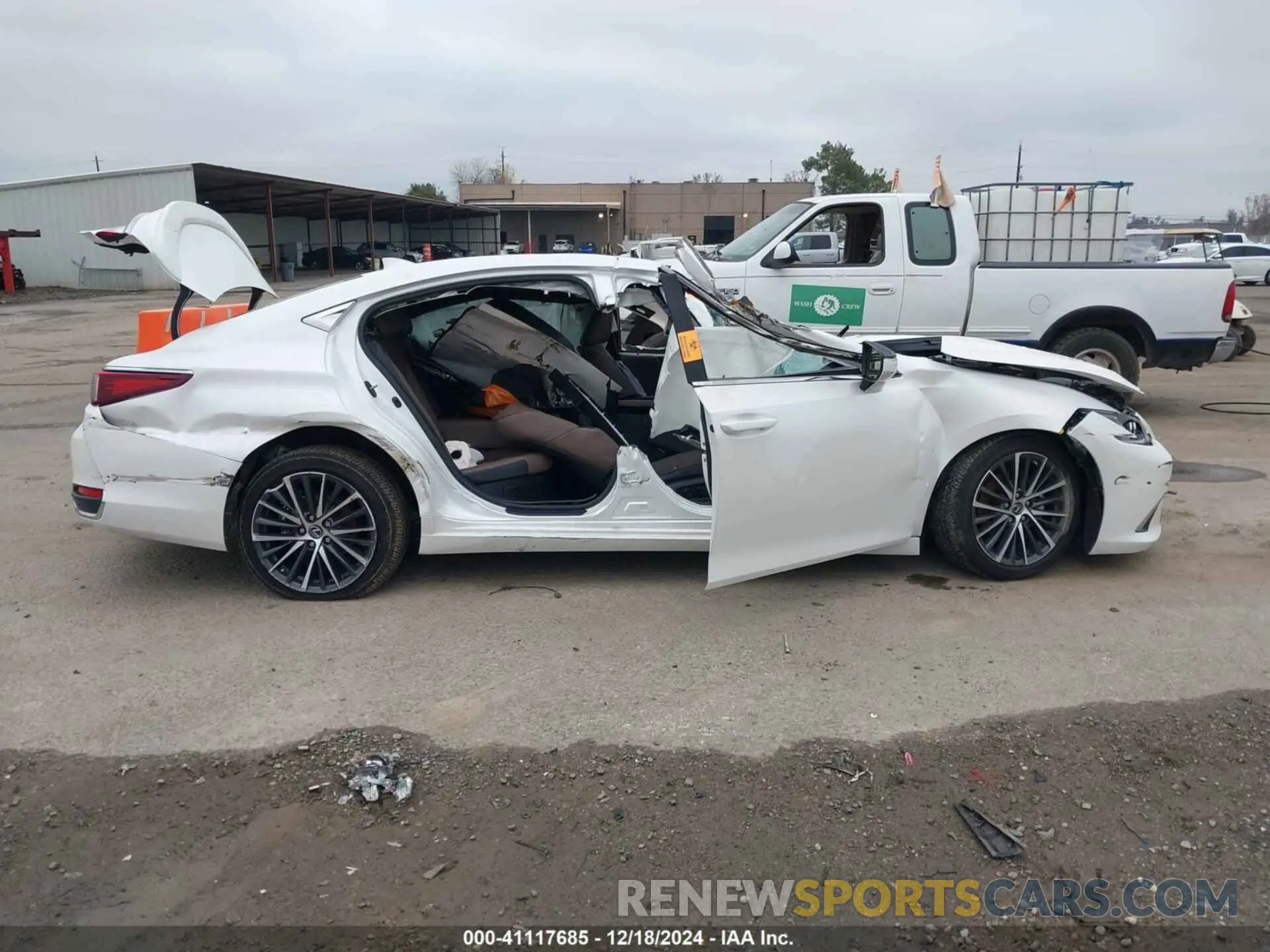 12 fotografías del automóvil dañado 58ADA1C17RU039199 LEXUS ES 300H 2024