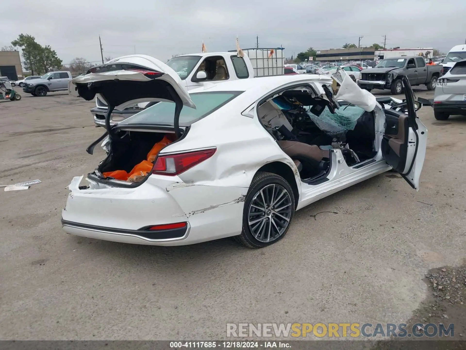 4 fotografías del automóvil dañado 58ADA1C17RU039199 LEXUS ES 300H 2024