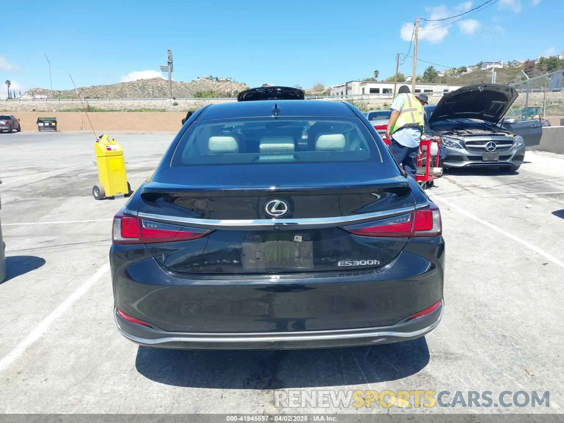 16 fotografías del automóvil dañado 58ADA1C17RU043866 LEXUS ES 300H 2024